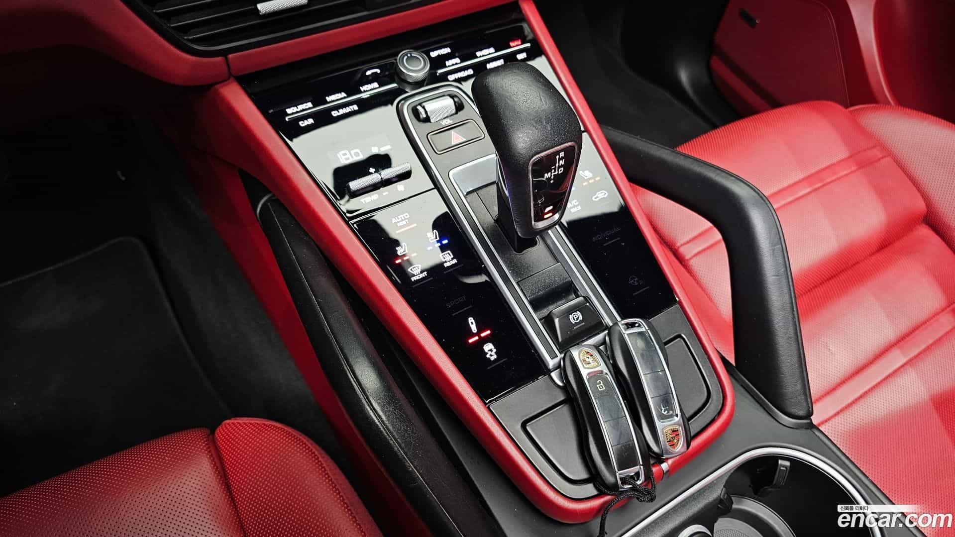 Cayenne Porsche 2020.4-INNER-009