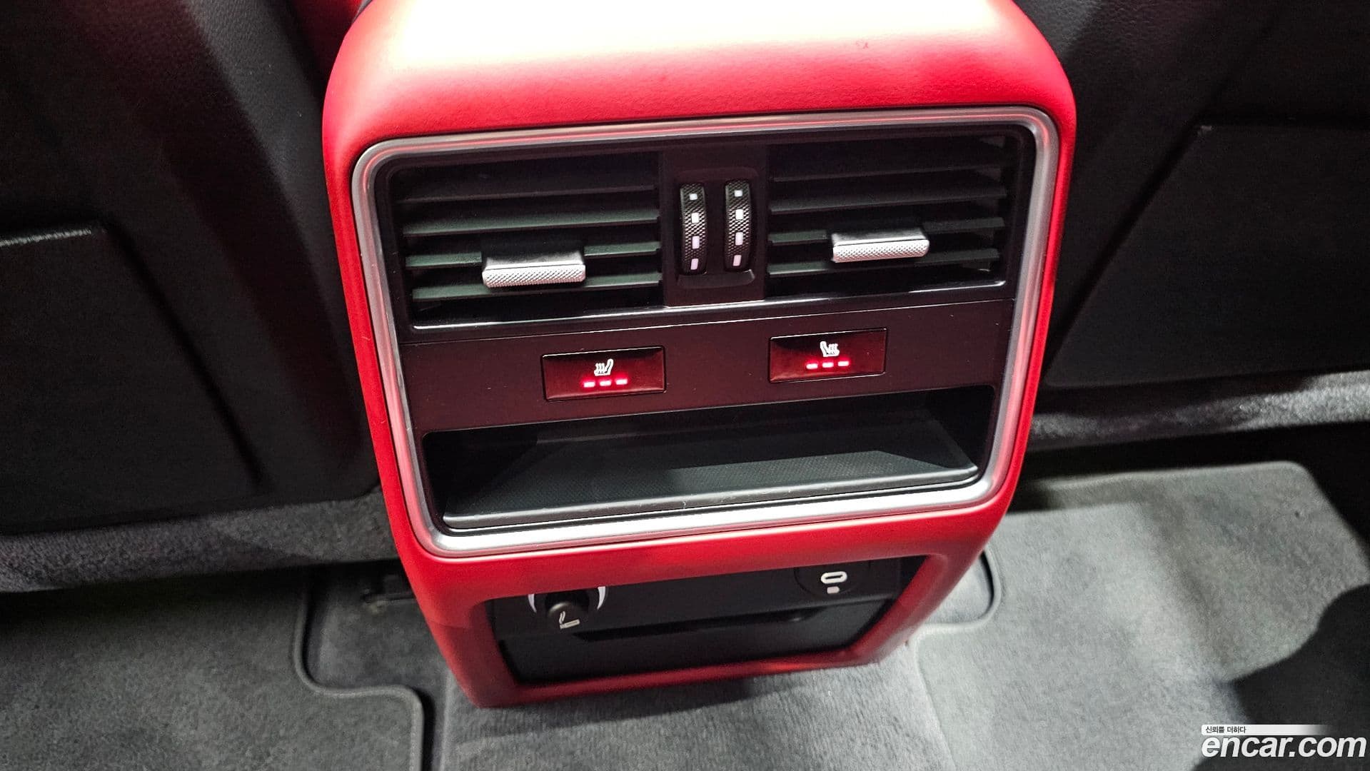 Main__Slider__Photo:Cayenne Porsche 2020.4-17
