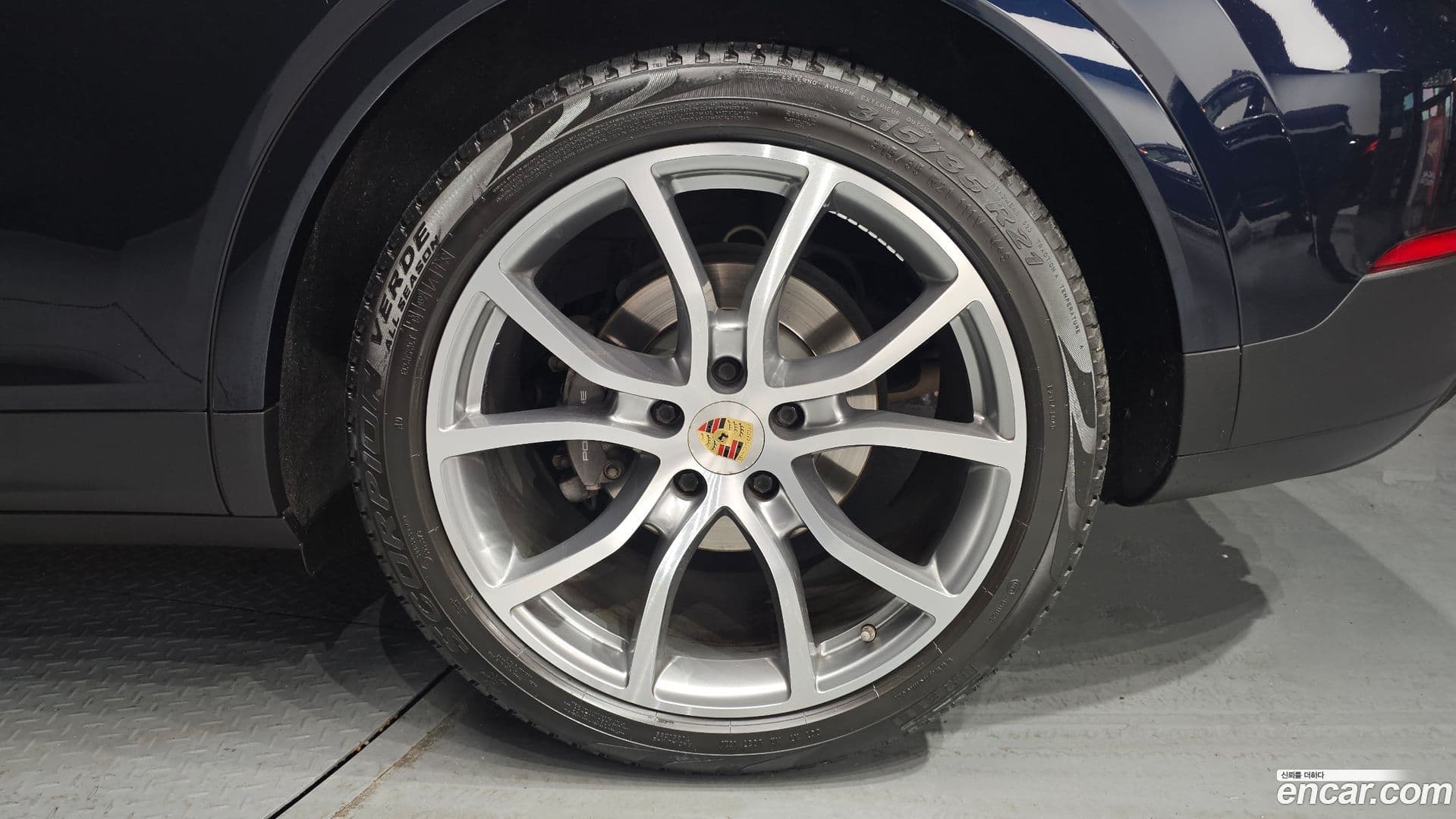 Main__Slider__Photo:Cayenne Porsche 2020.4-20