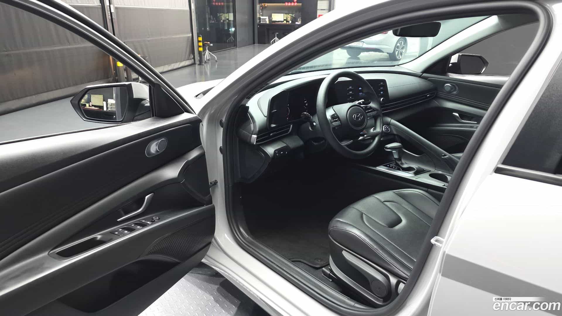 AVANTE Hyundai 2021.2-INNER-010