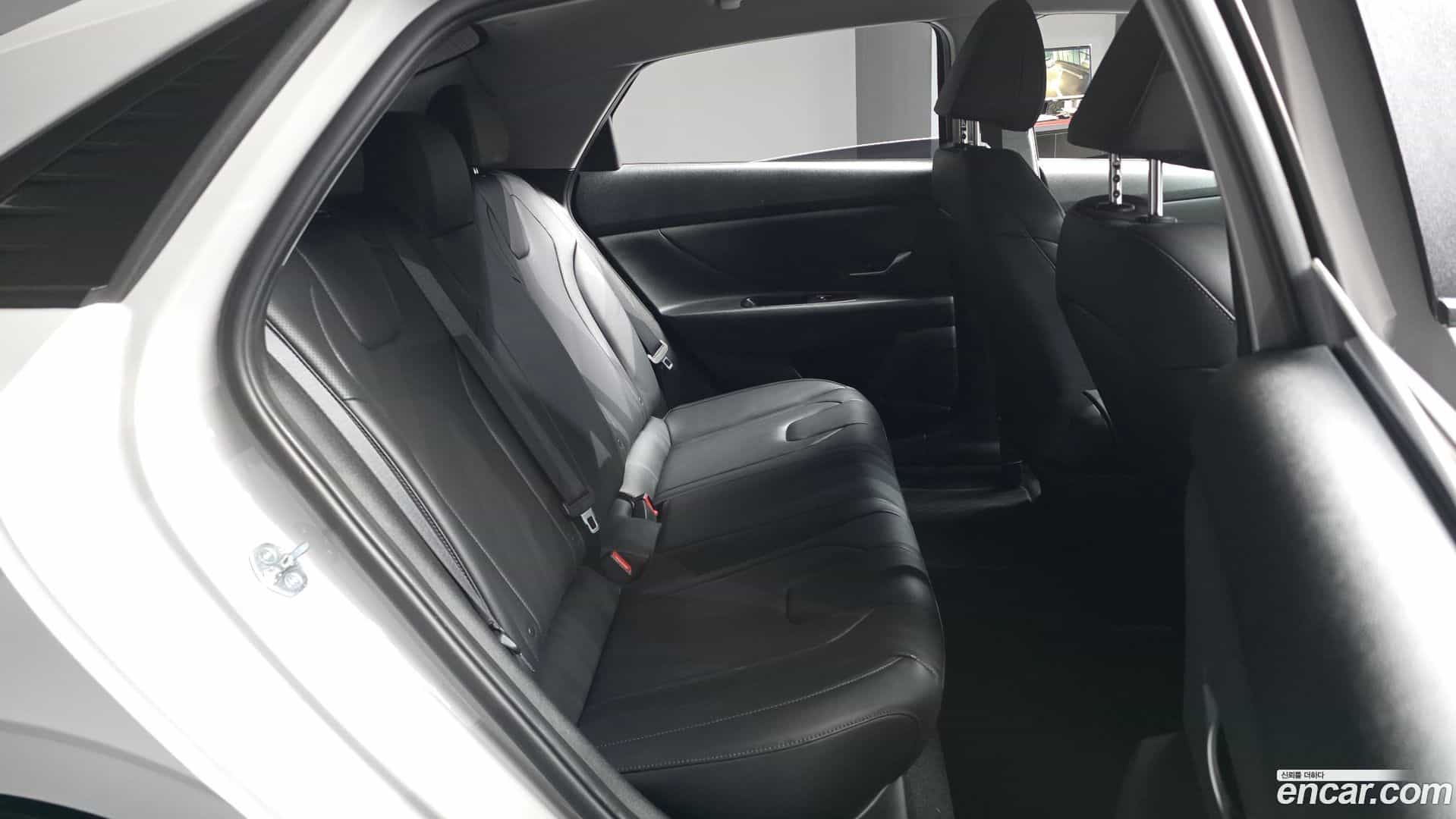 AVANTE Hyundai 2021.2-OPTION-016