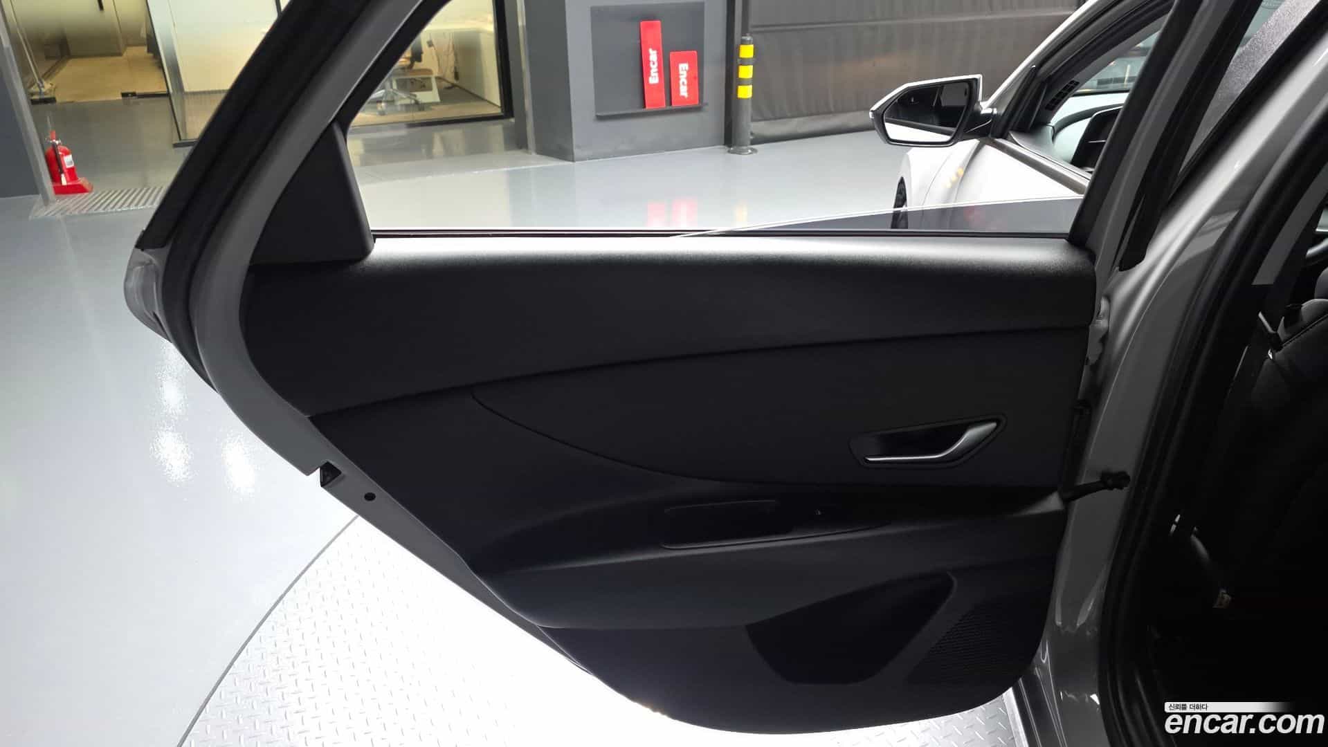 AVANTE Hyundai 2021.2-INNER-035