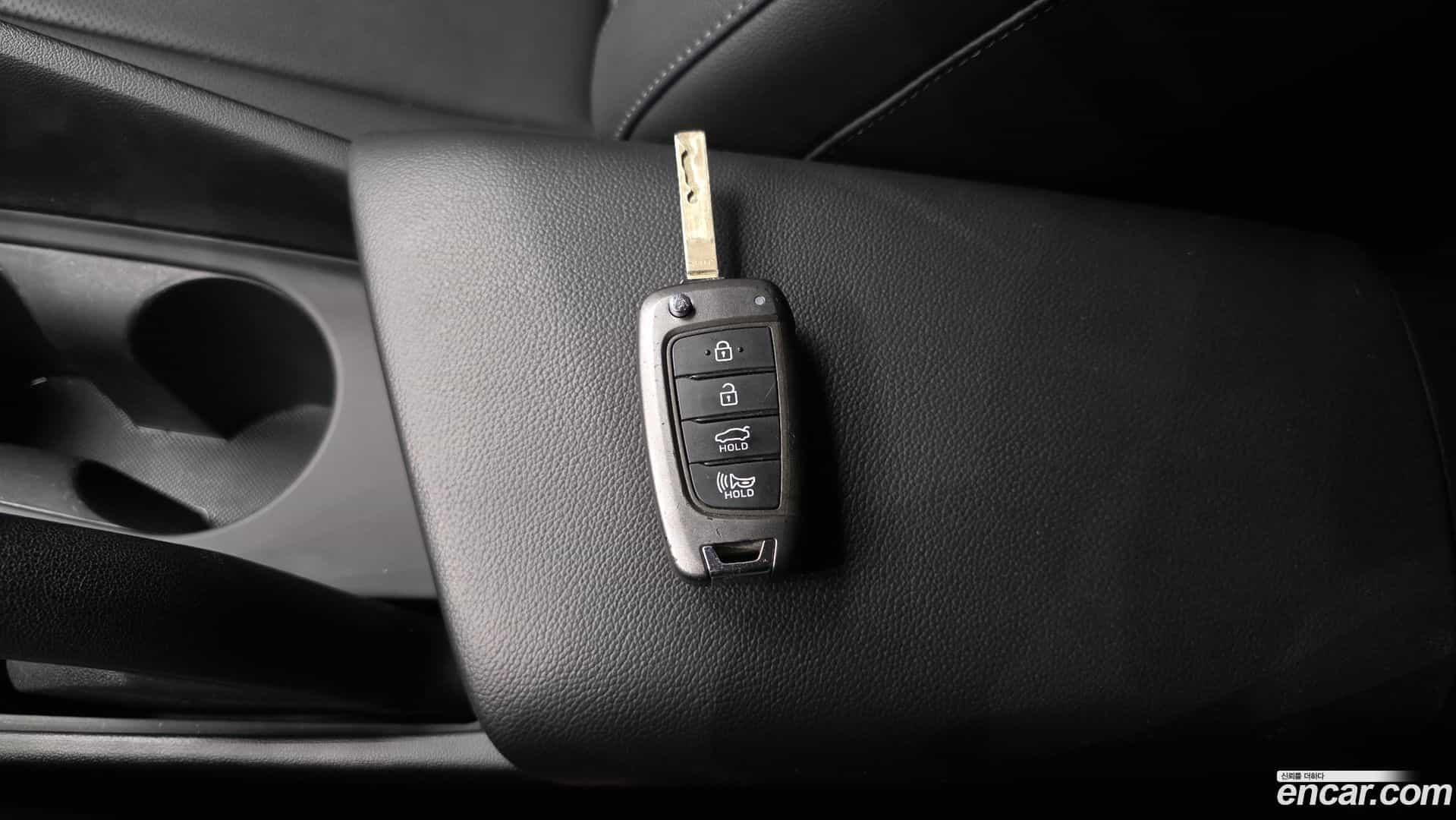 AVANTE Hyundai 2021.2-OPTION-040