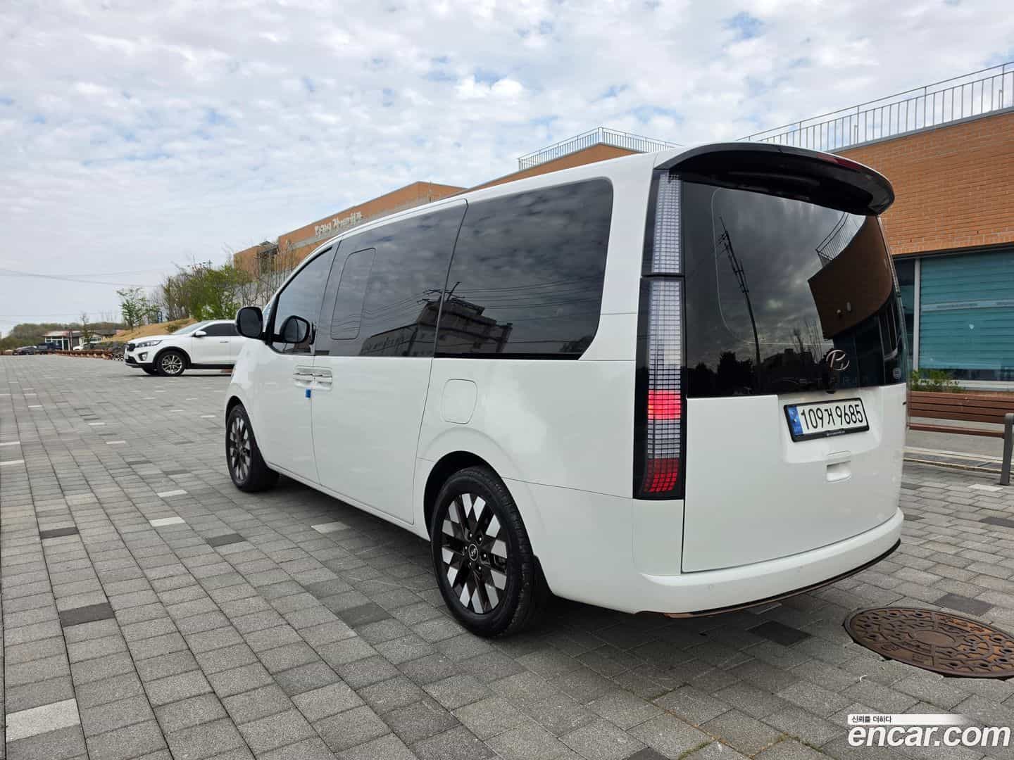 Staria Hyundai 2022.3-OUTER-004