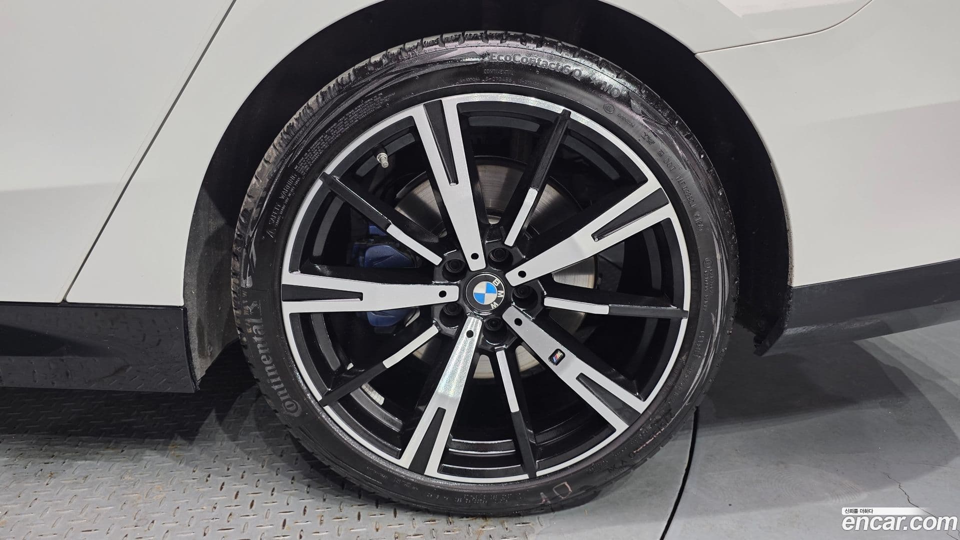 Main__Slider__Photo:5-Series BMW 2025.2-4