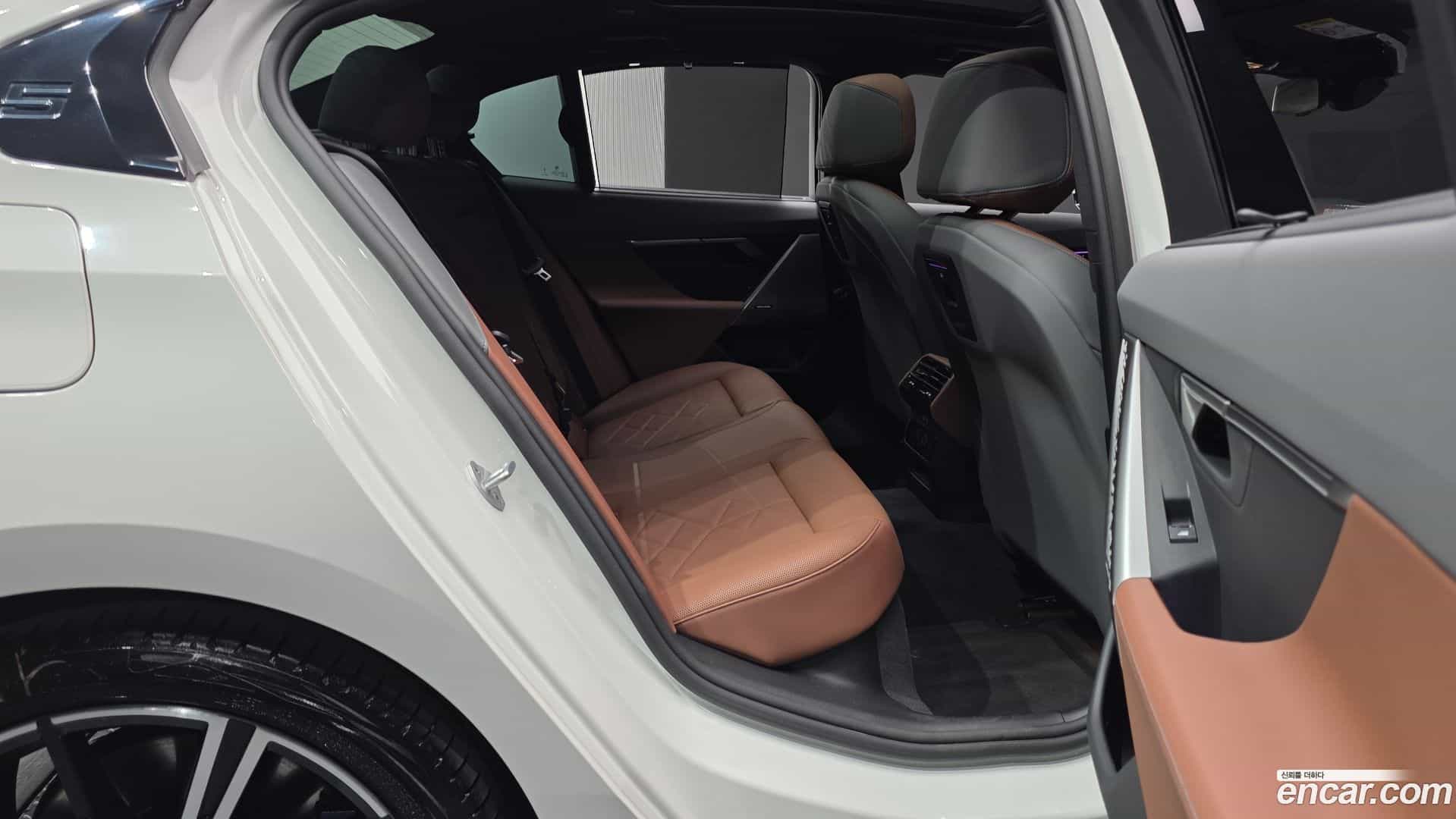 5-Series BMW 2025.2-OPTION-016