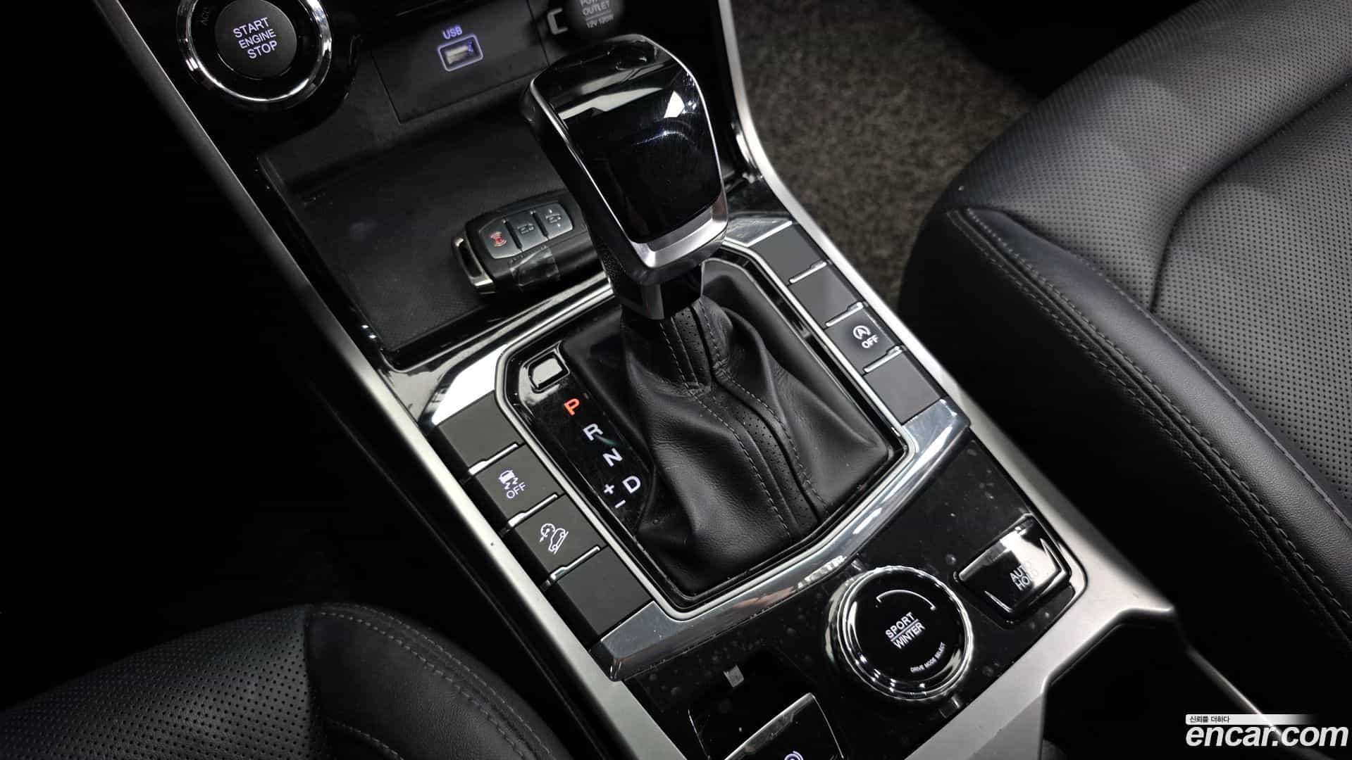 KORANDO KG Mobility 2020.6-INNER-009