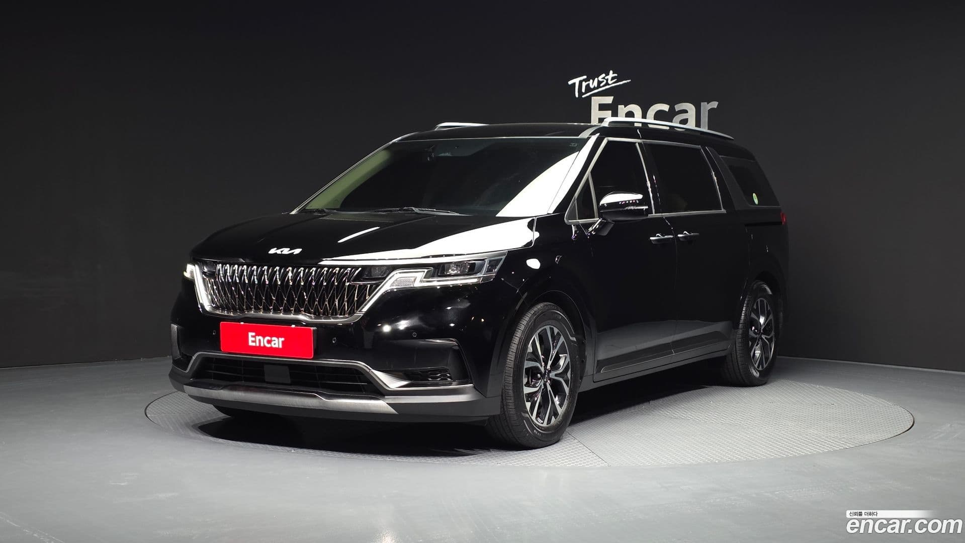 Main__Slider__Photo:Canival Kia 2022.4-0