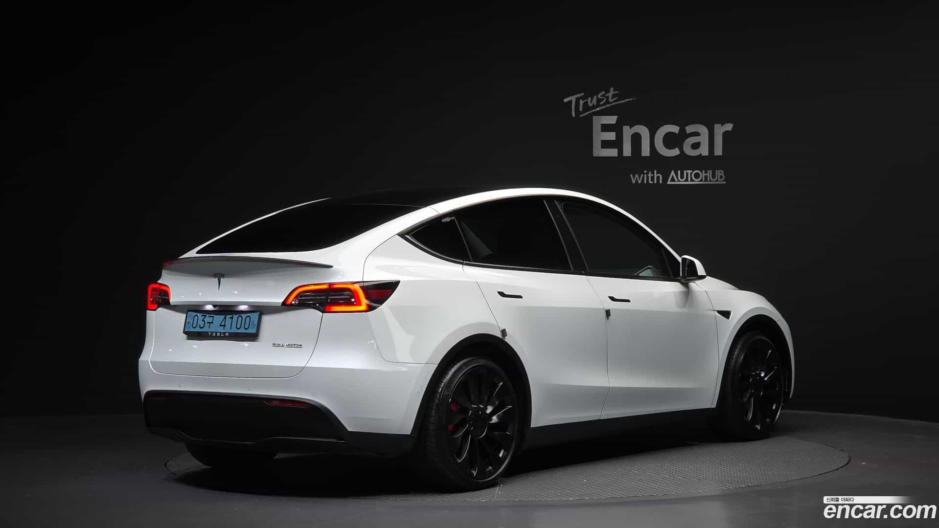 Model Y Tesla 2022.8-OUTER-002