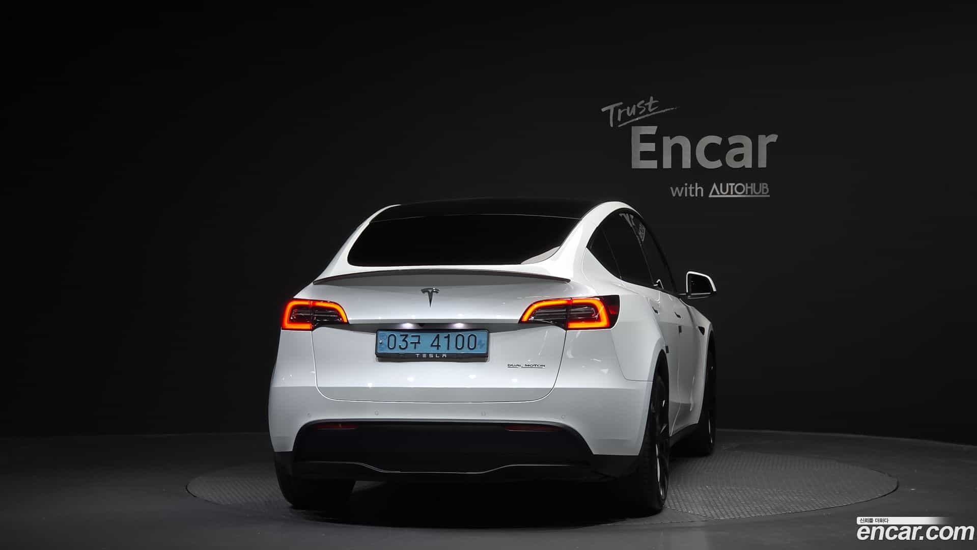 Model Y Tesla 2022.8-OUTER-004