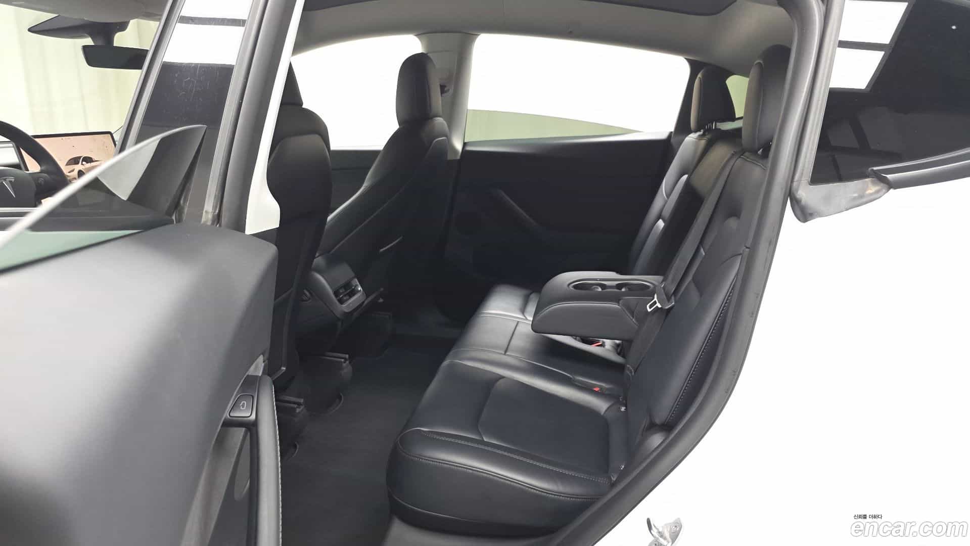 Model Y Tesla 2022.8-OPTION-015