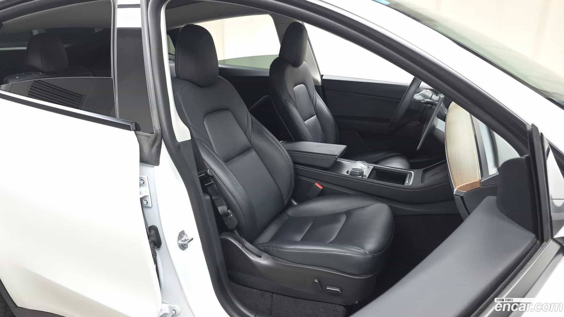 Model Y Tesla 2022.8-OPTION-016