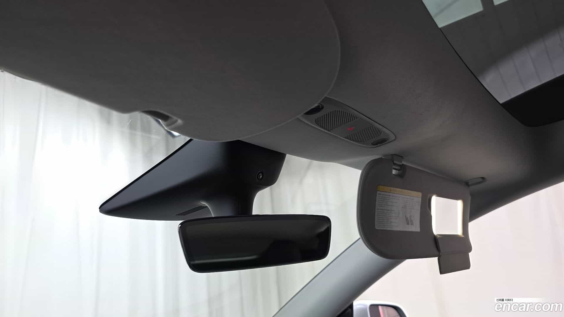 Model Y Tesla 2022.8-OPTION-021