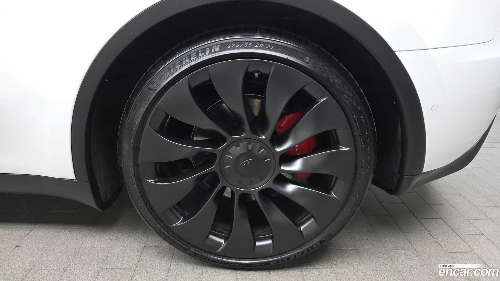 Model Y Tesla 2022.8-OUTER-031