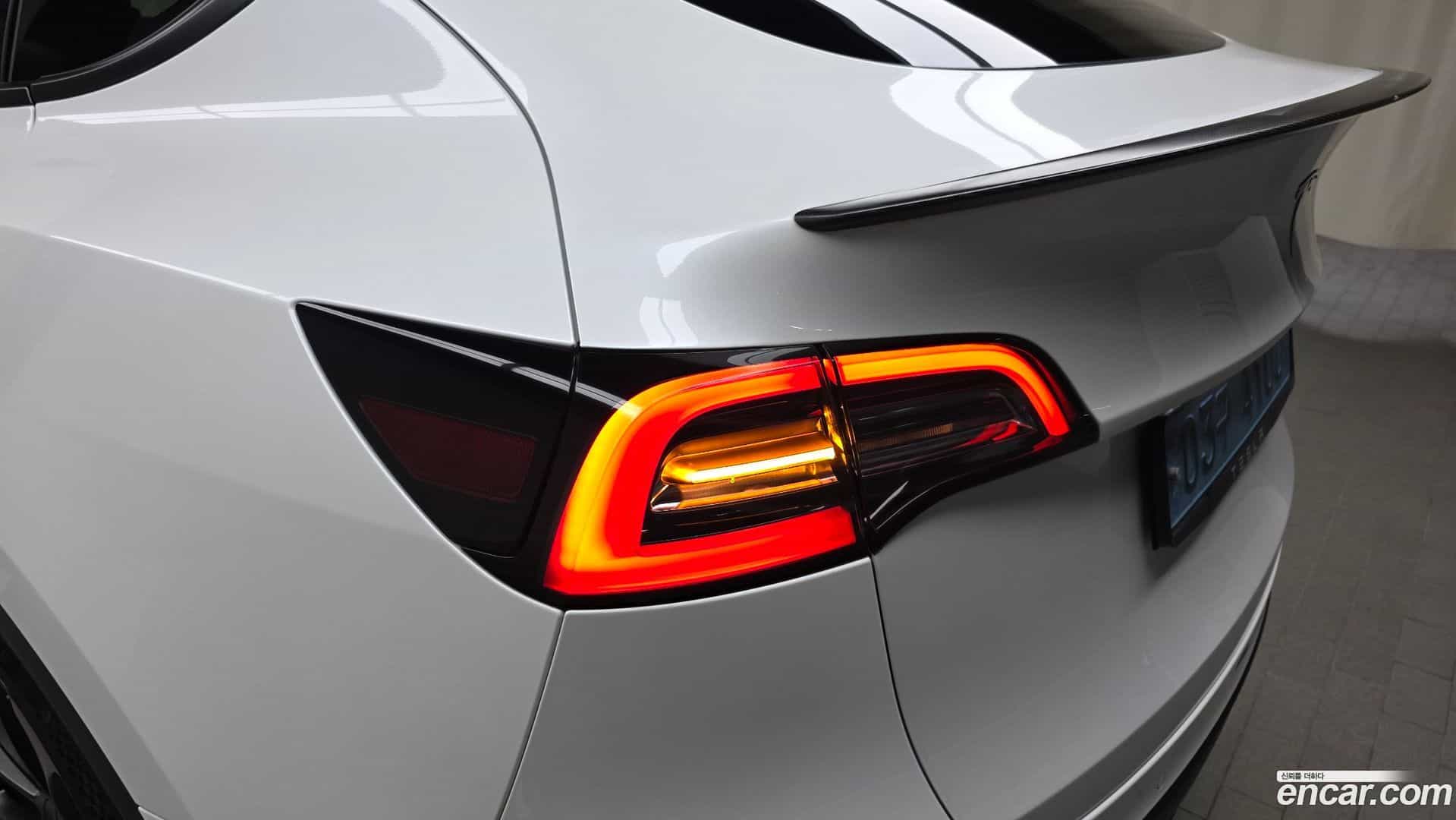 Model Y Tesla 2022.8-OUTER-033