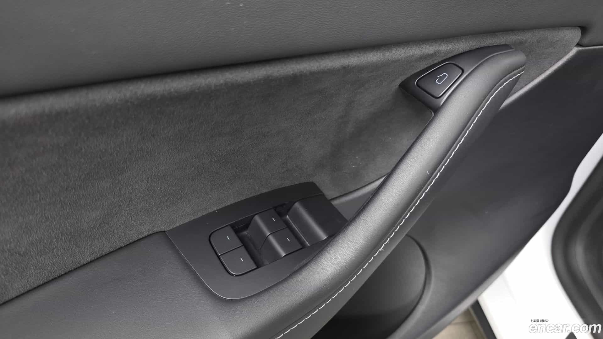Model Y Tesla 2022.8-OPTION-042