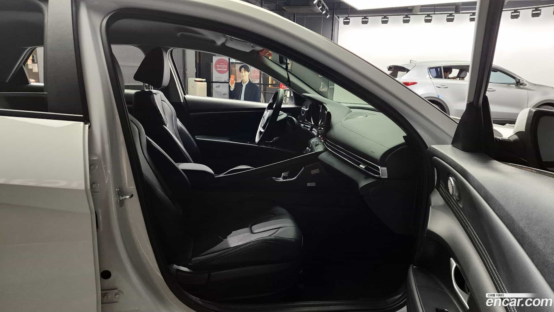 AVANTE Hyundai 2023.2-OPTION-015