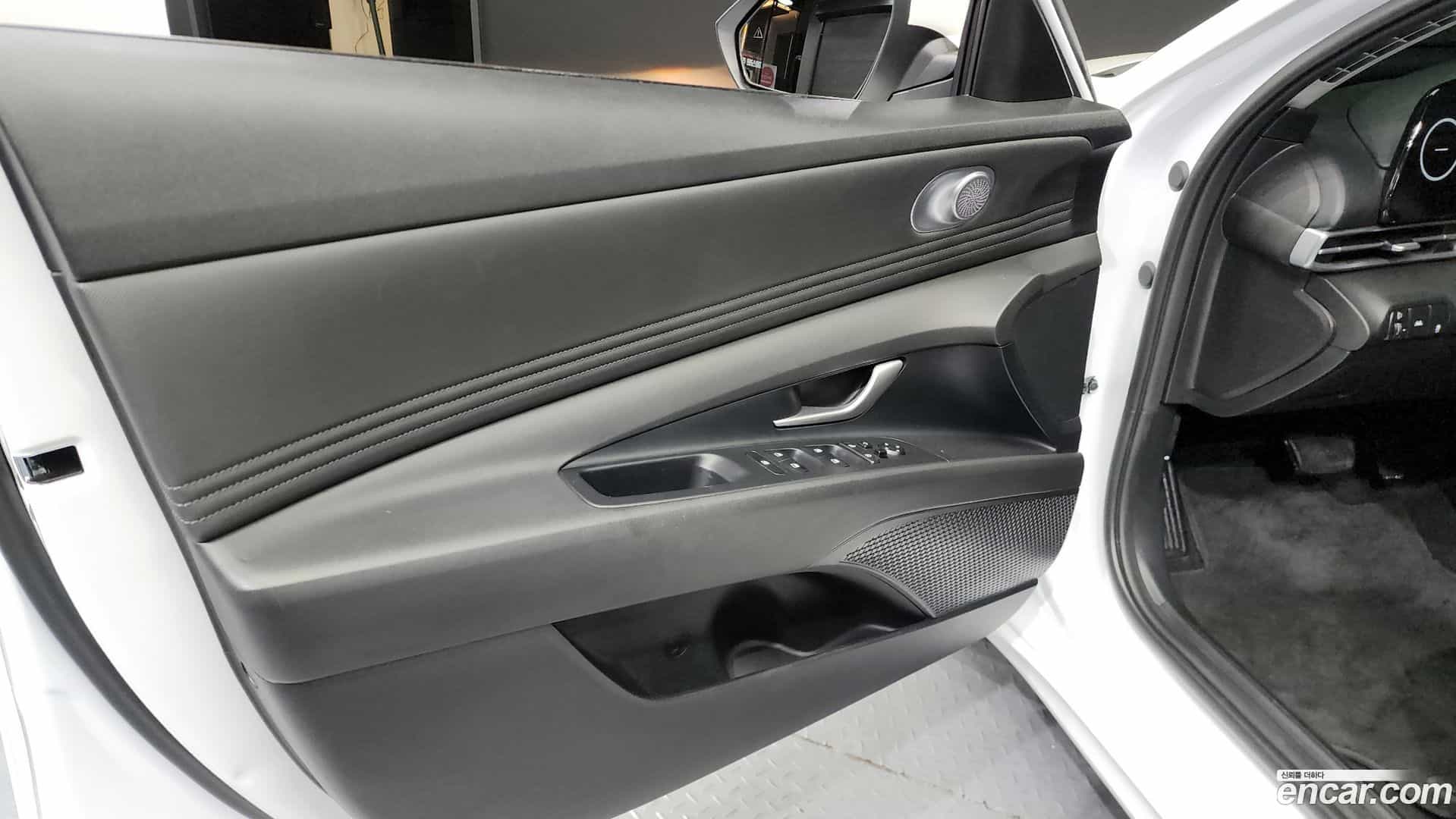 AVANTE Hyundai 2023.2-INNER-034