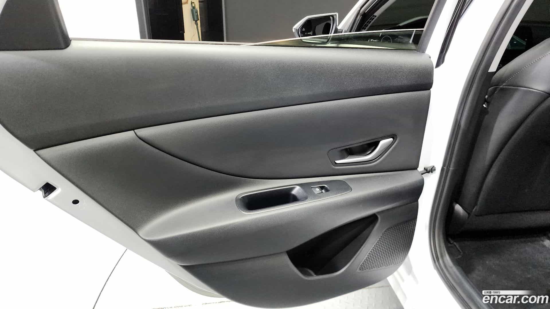 AVANTE Hyundai 2023.2-INNER-035