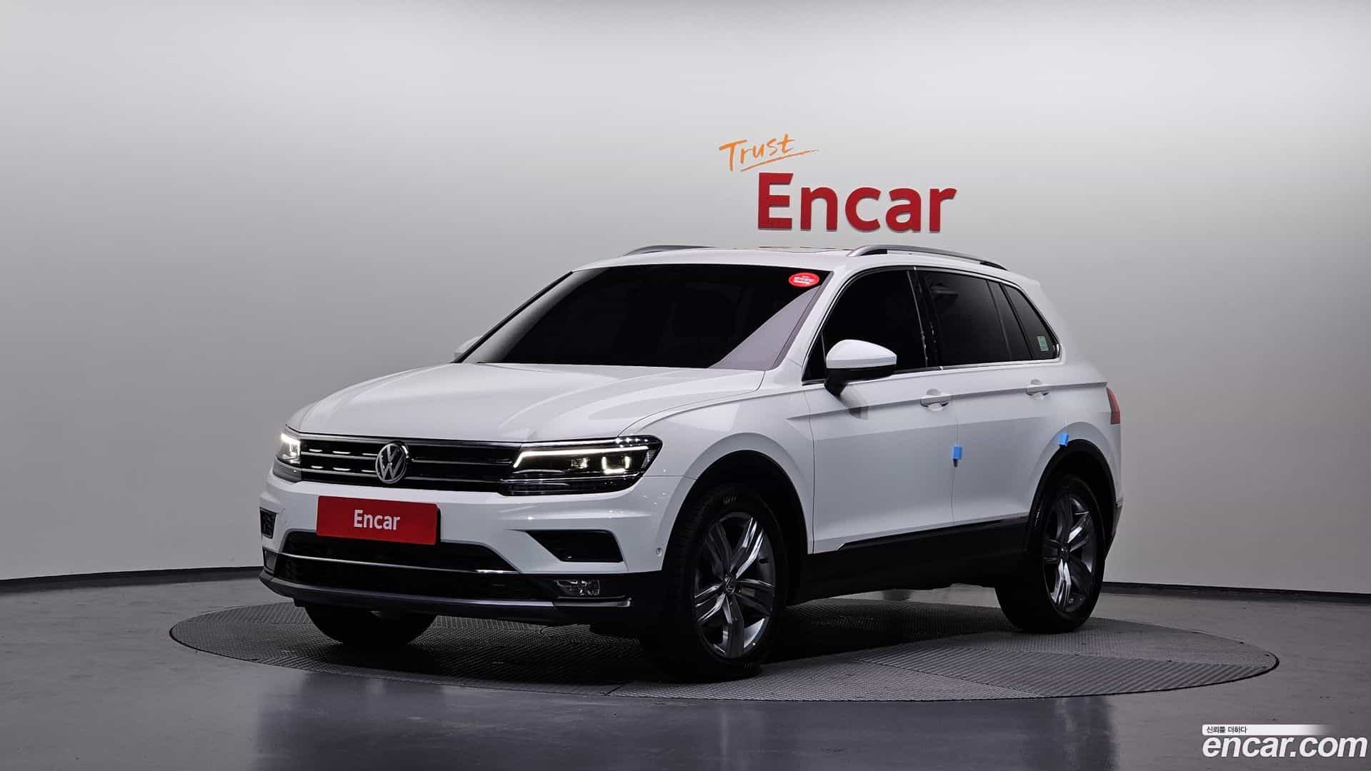 Tiguan Volkswagen 2018.10-OUTER-001