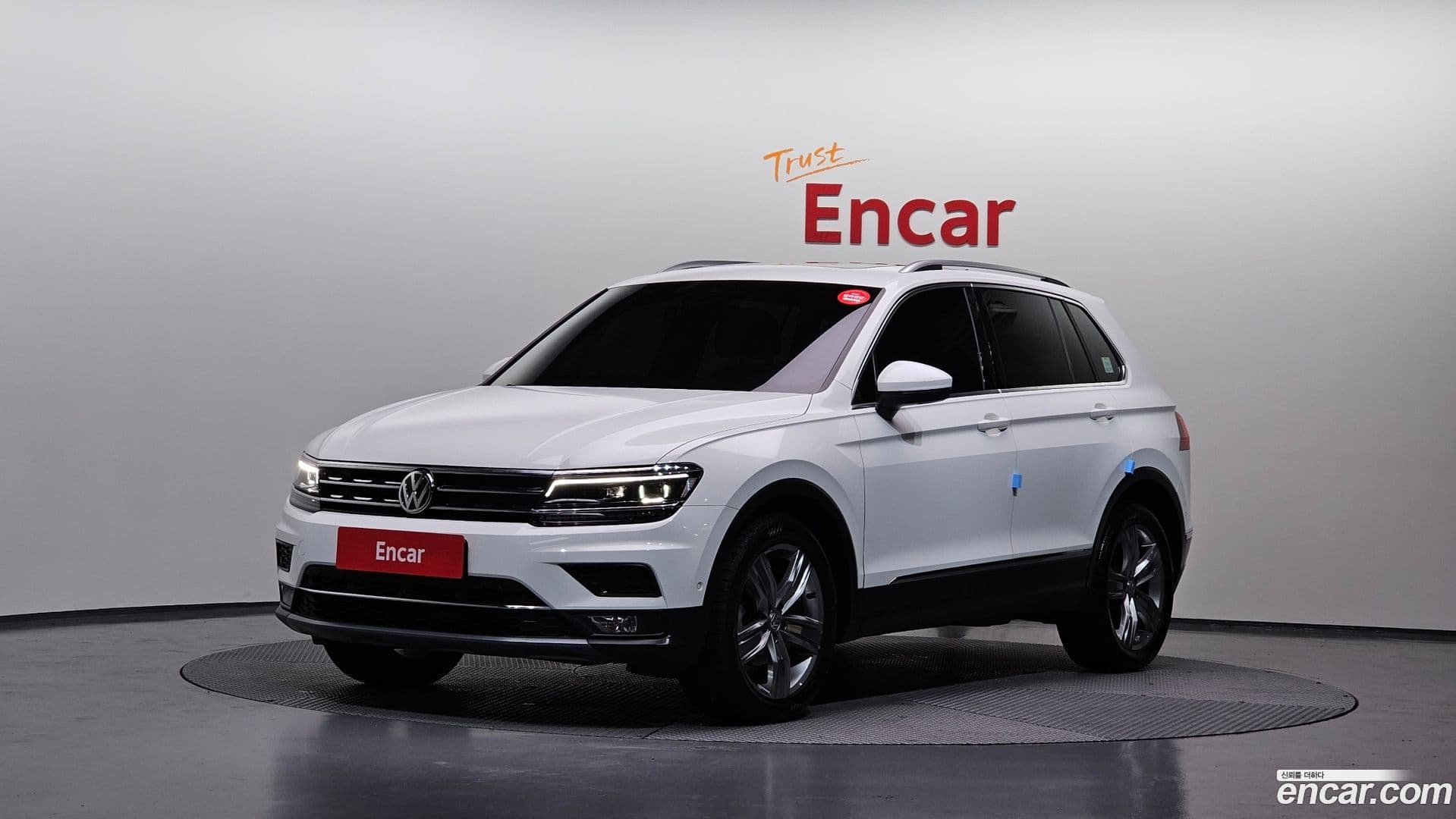 Main__Slider__Photo:Tiguan Volkswagen 2018.10-0