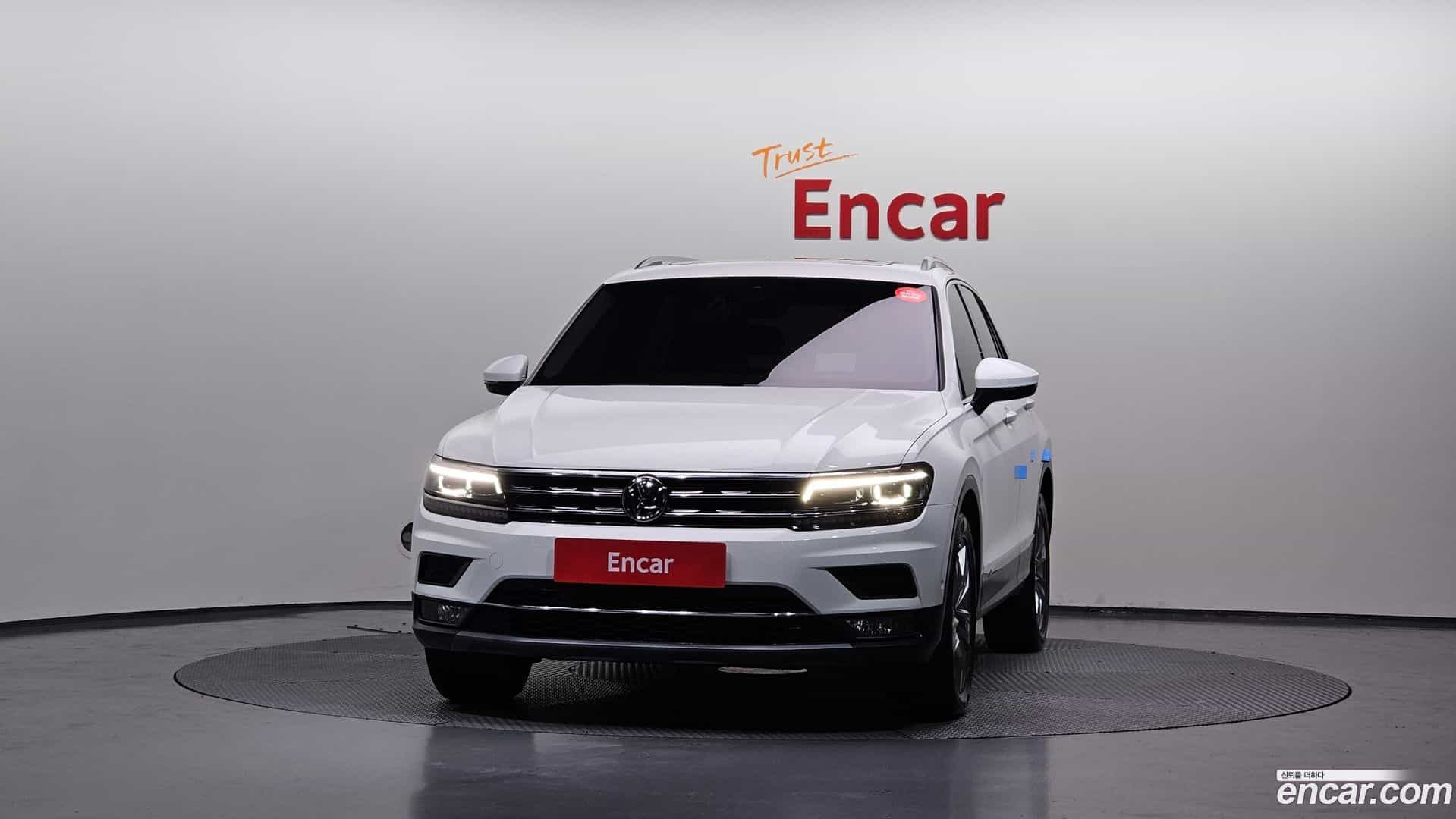 Tiguan Volkswagen 2018.10-OUTER-003