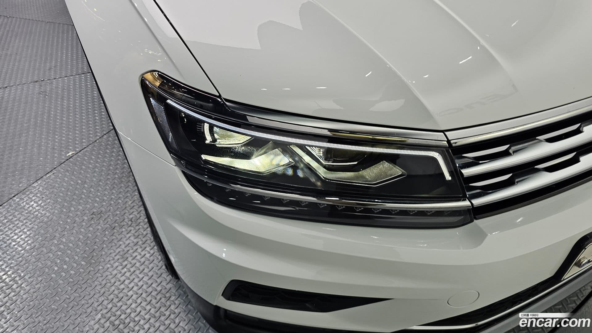 Main__Slider__Photo:Tiguan Volkswagen 2018.10-21