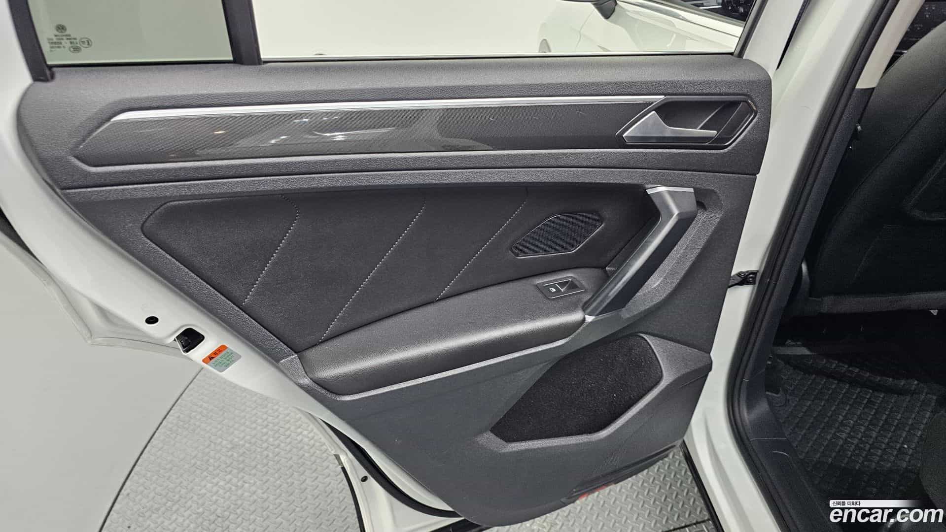 Tiguan Volkswagen 2018.10-INNER-035