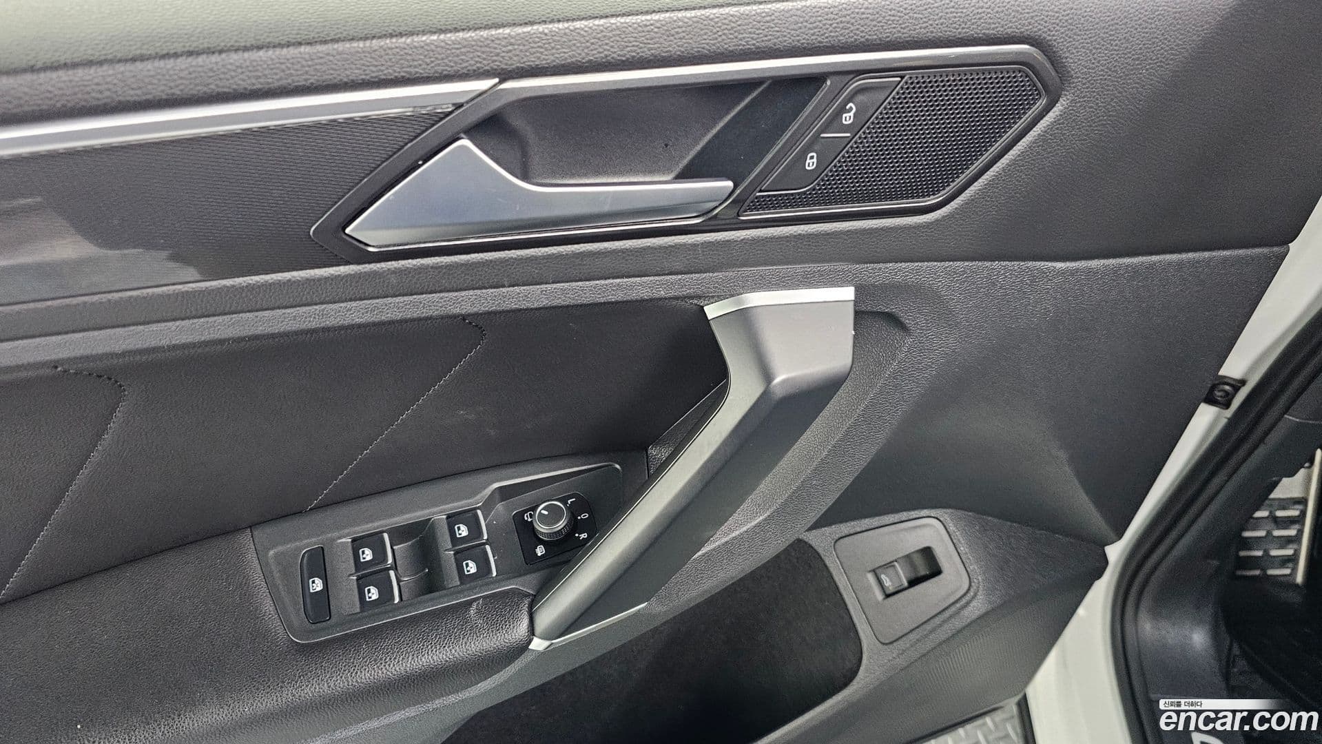 Main__Slider__Photo:Tiguan Volkswagen 2018.10-27