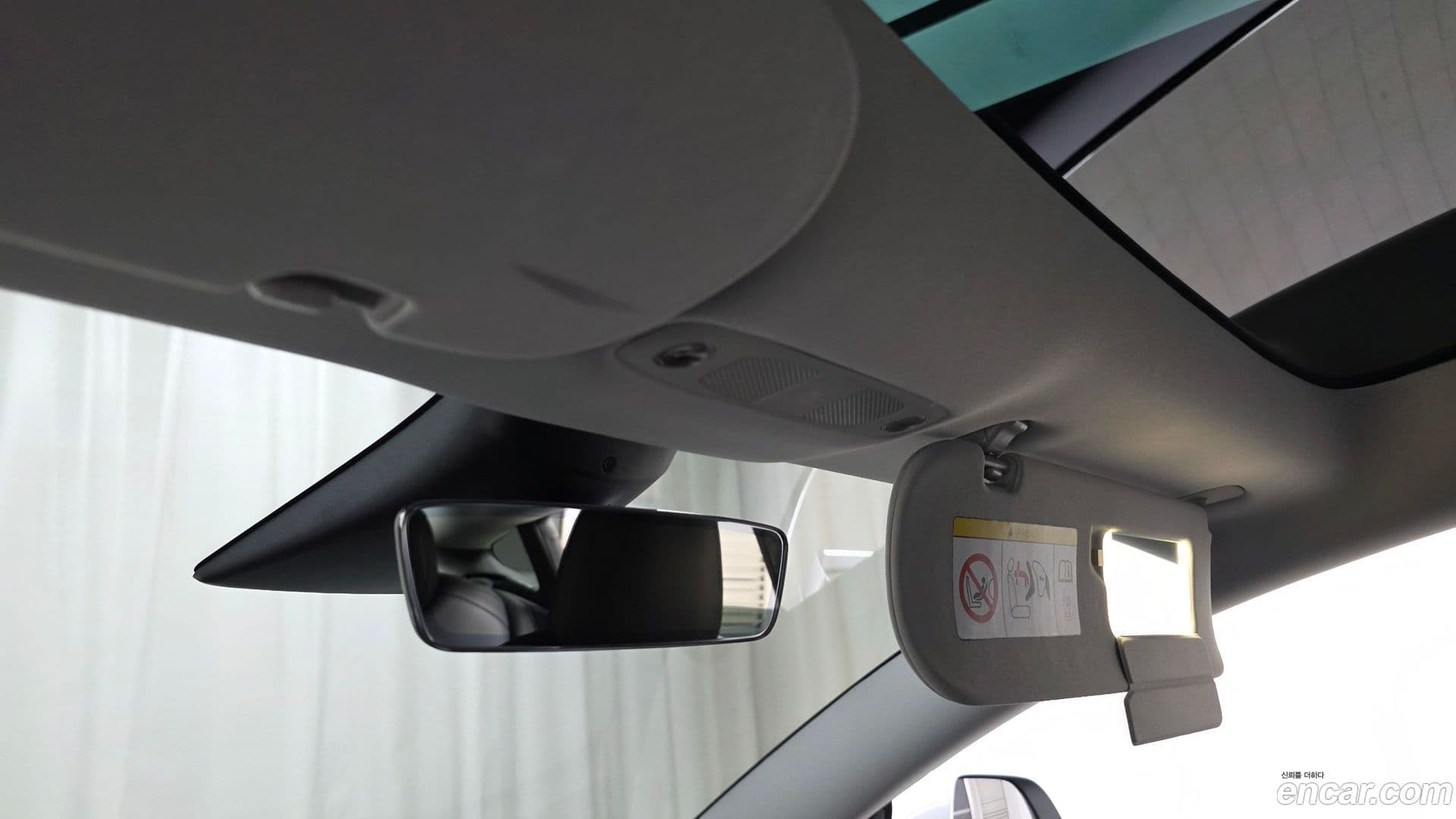 Main__Slider__Photo:Model 3 Tesla 2020.8-27