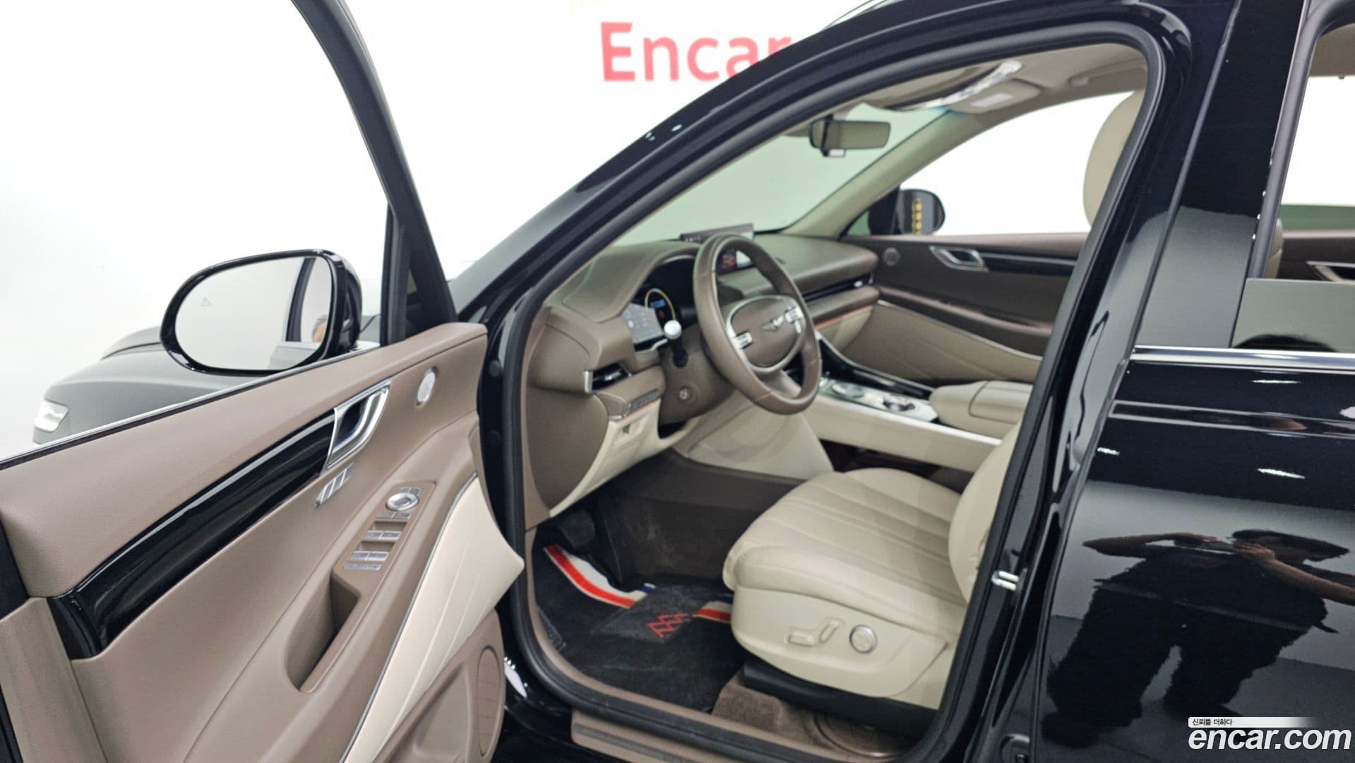 Main__Slider__Photo:GV80 Genesis 2022.6-9