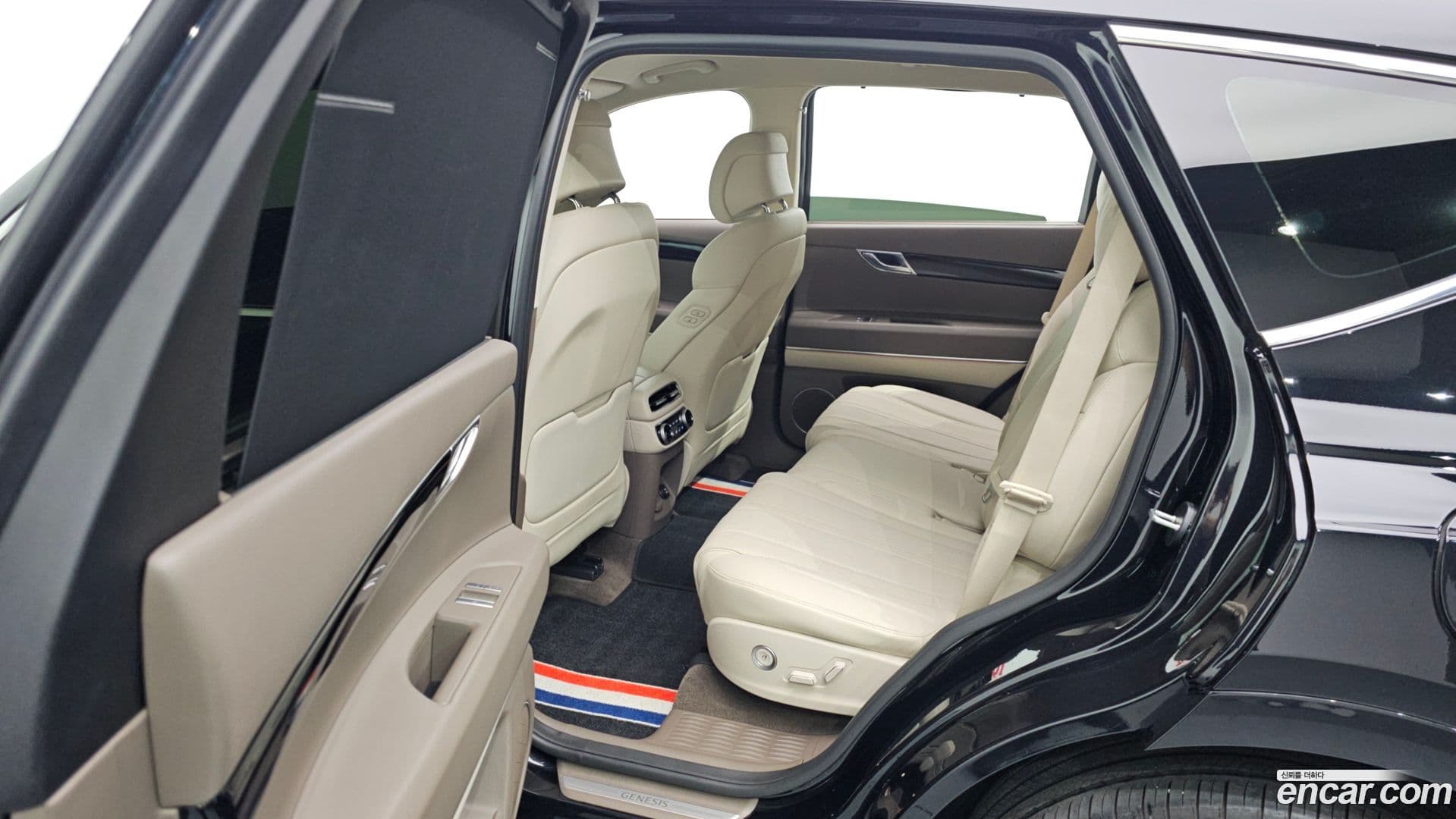 Main__Slider__Photo:GV80 Genesis 2022.6-12