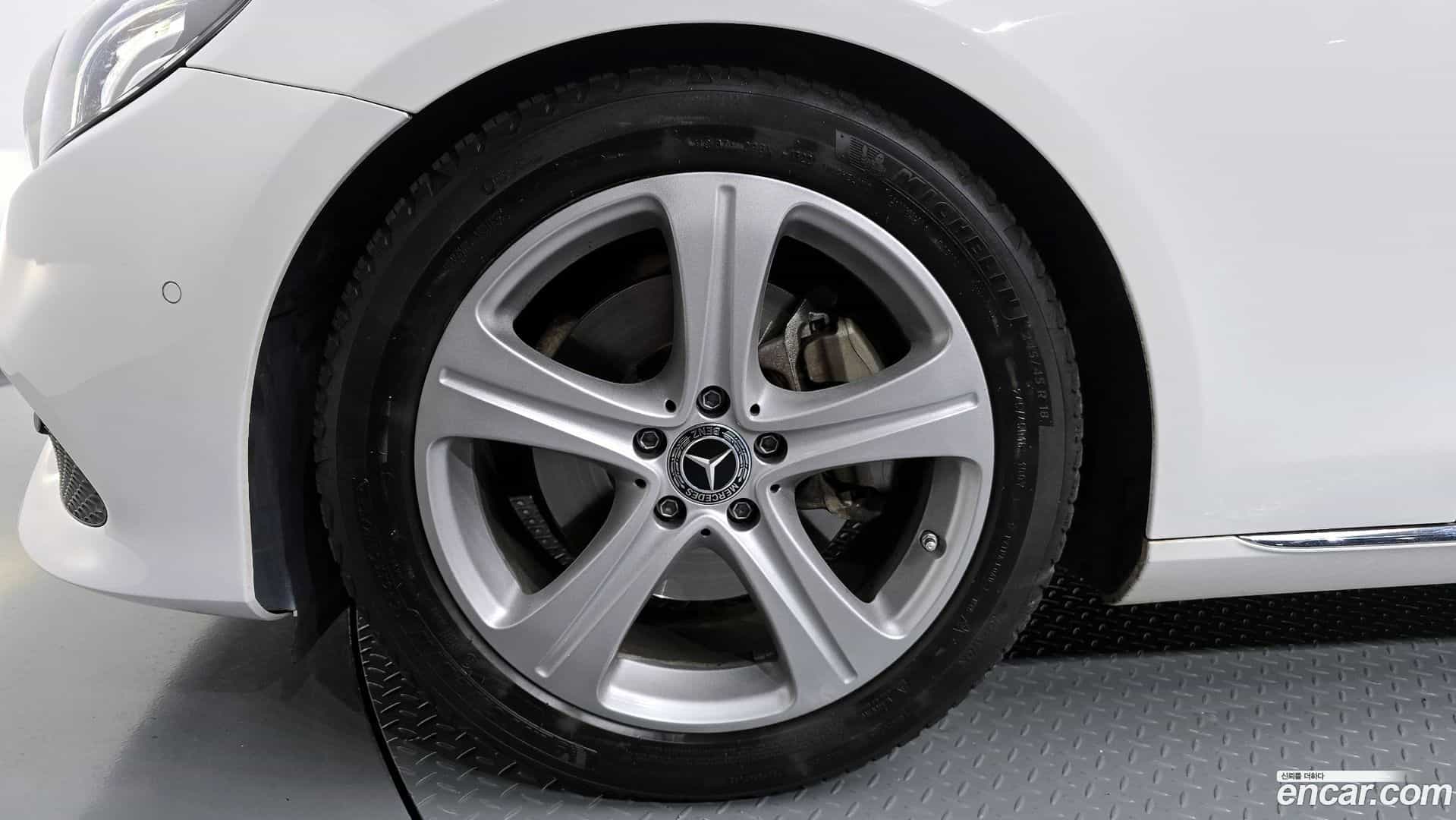 E-Class Mercedes-Benz 2018.2-OUTER-005