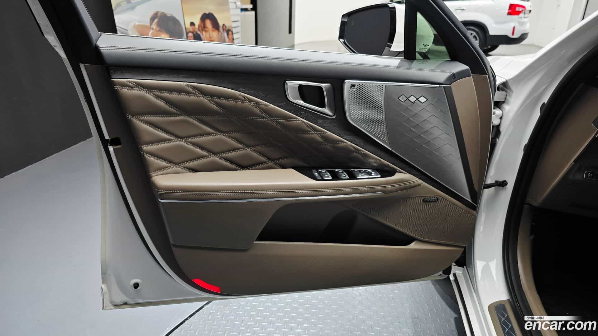 K8 Kia 2022.2-INNER-035