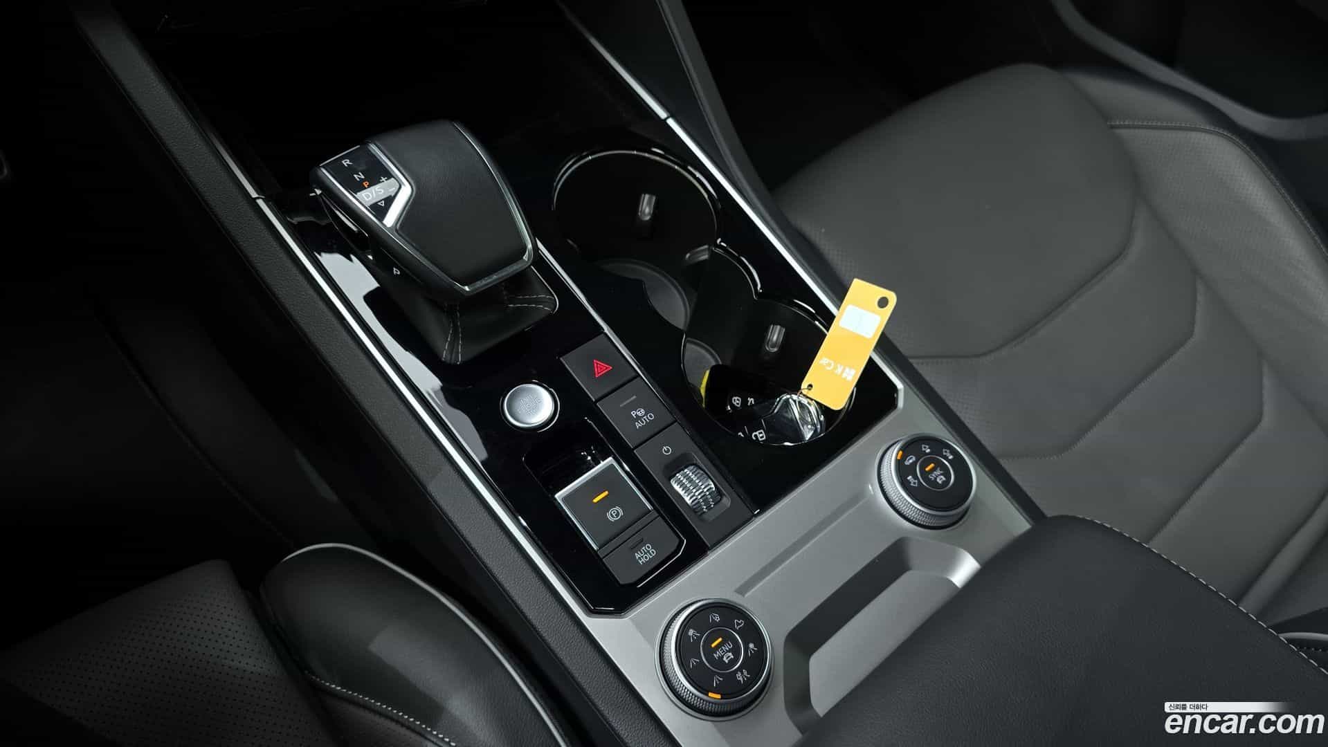 Touareg Volkswagen 2023.8-INNER-009