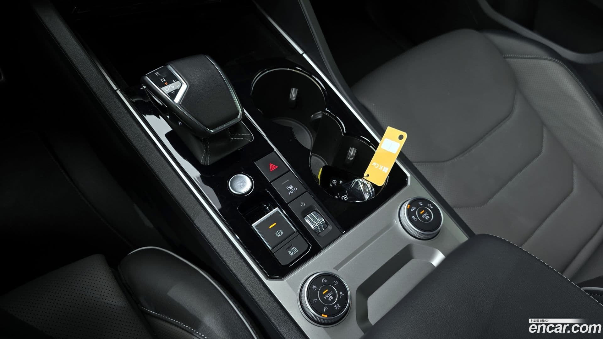 Main__Slider__Photo:Touareg Volkswagen 2023.8-8