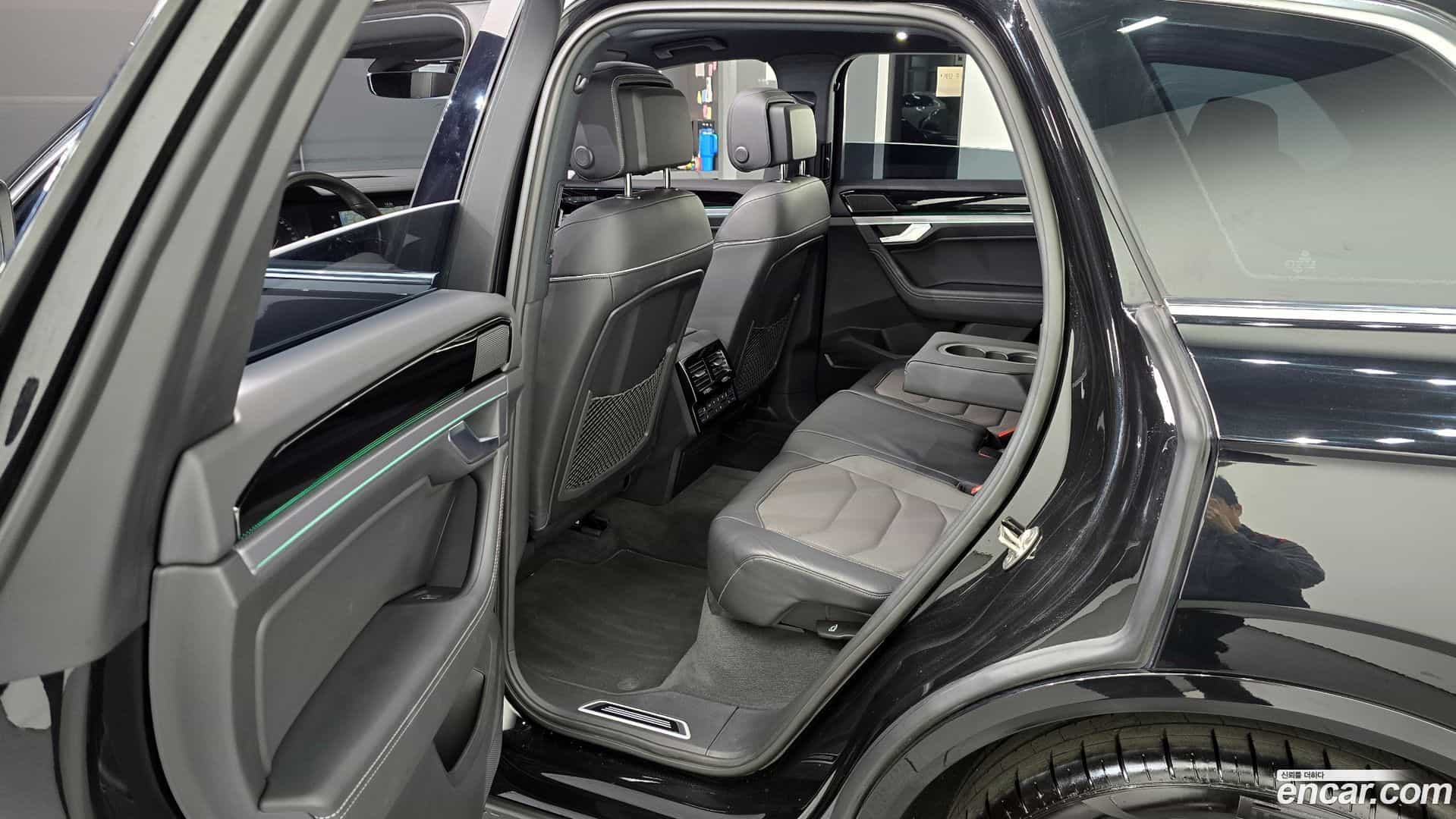 Touareg Volkswagen 2023.8-OPTION-015