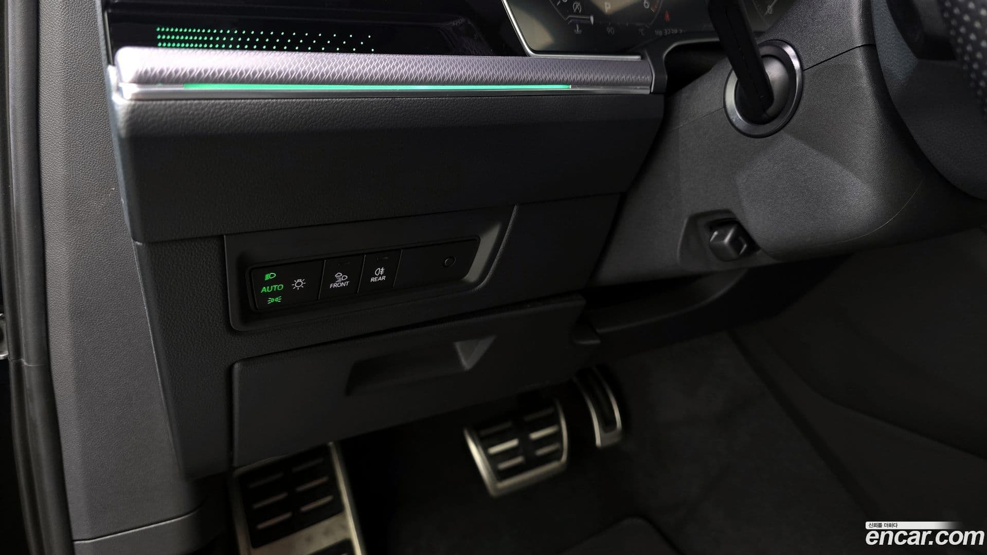 Main__Slider__Photo:Touareg Volkswagen 2023.8-13