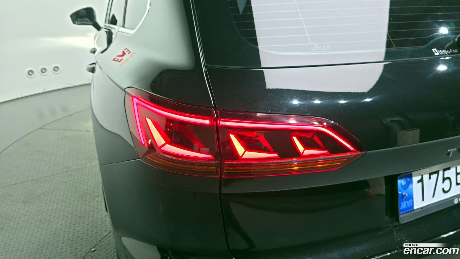 Main__Slider__Photo:Touareg Volkswagen 2023.8-22