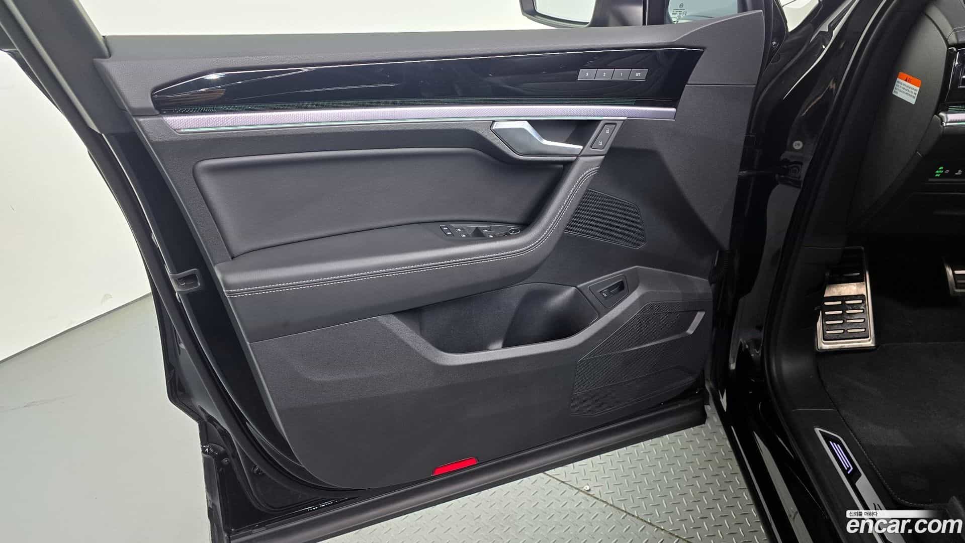 Touareg Volkswagen 2023.8-INNER-034