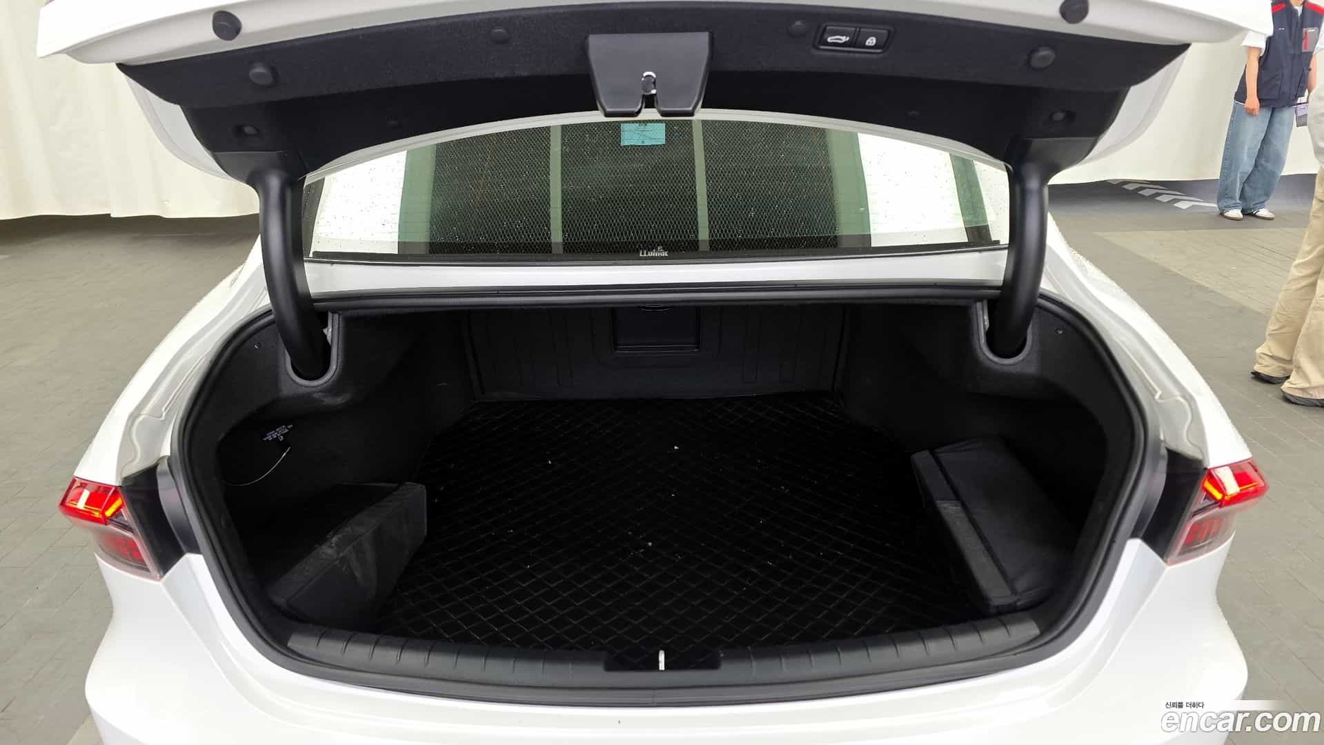 Grandeur Hyundai 2020.6-OPTION-024
