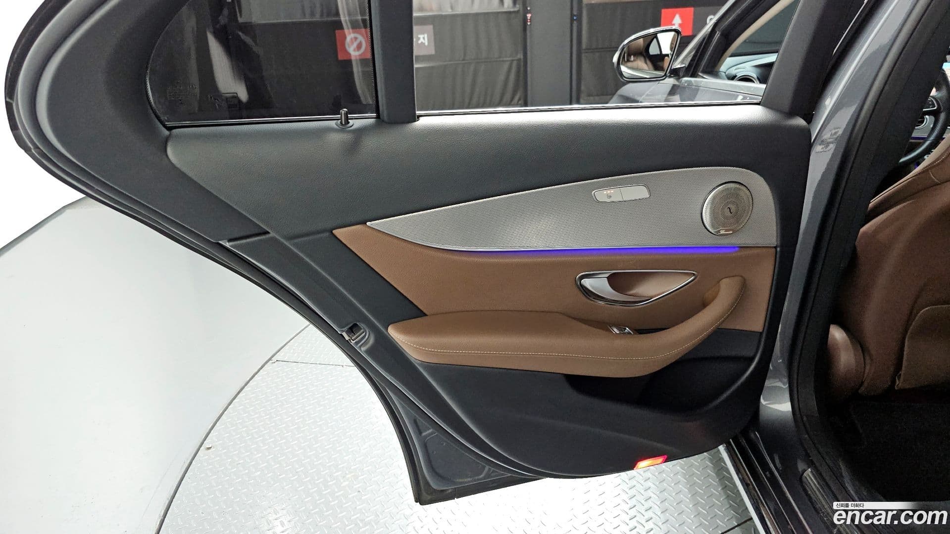 Main__Slider__Photo:E-Class Mercedes-Benz 2018.0-24