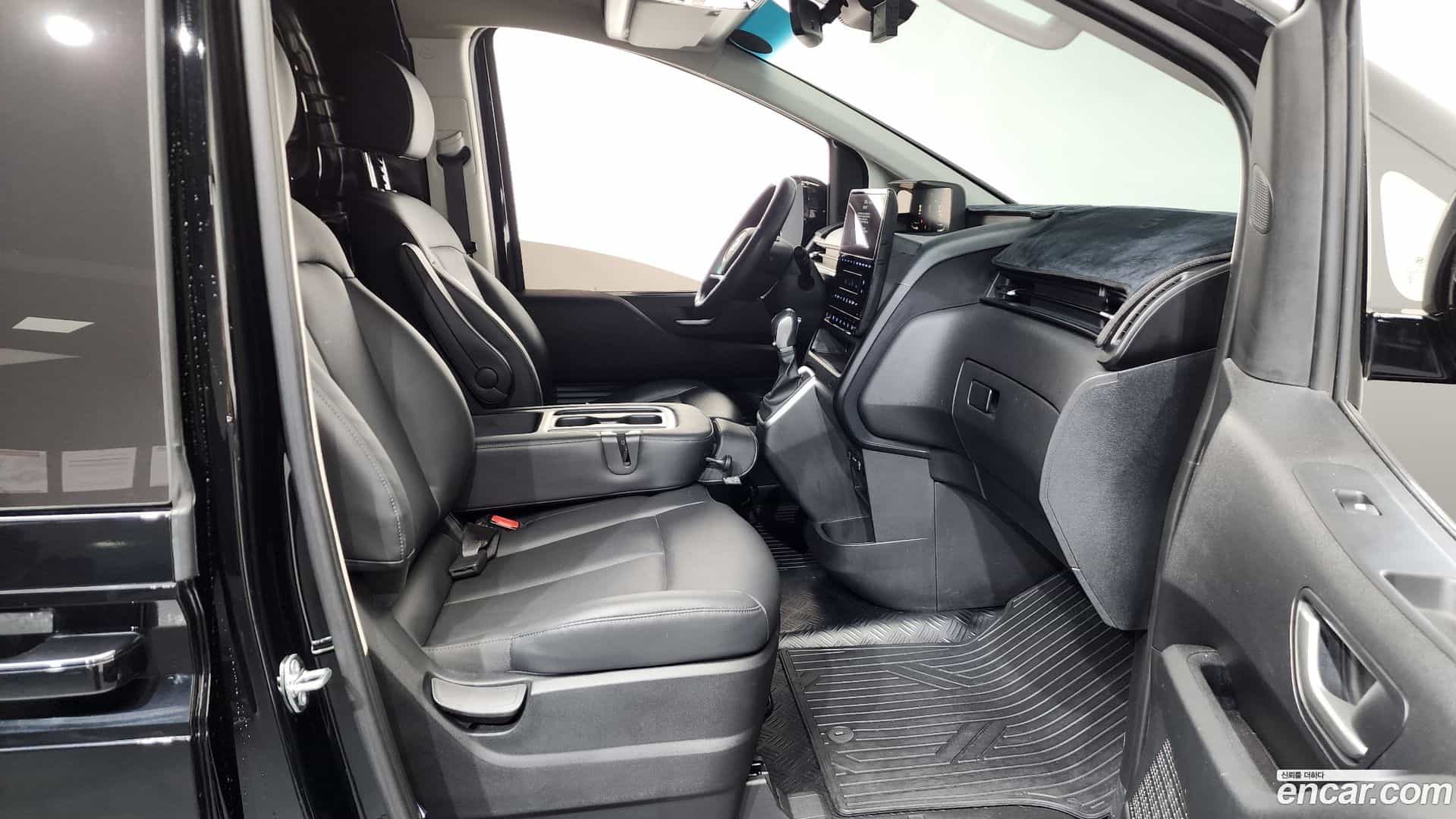 Staria Hyundai 2025.3-OPTION-015
