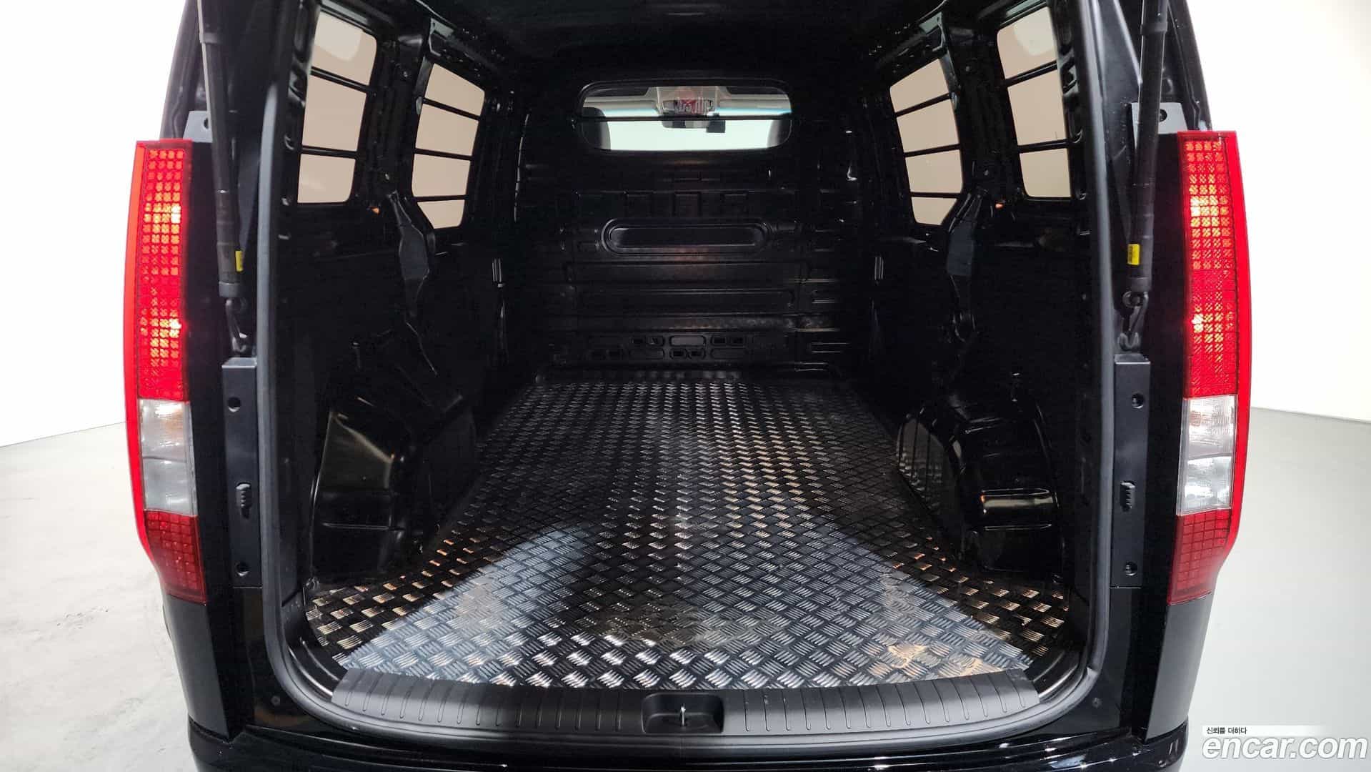 Staria Hyundai 2025.3-OPTION-024
