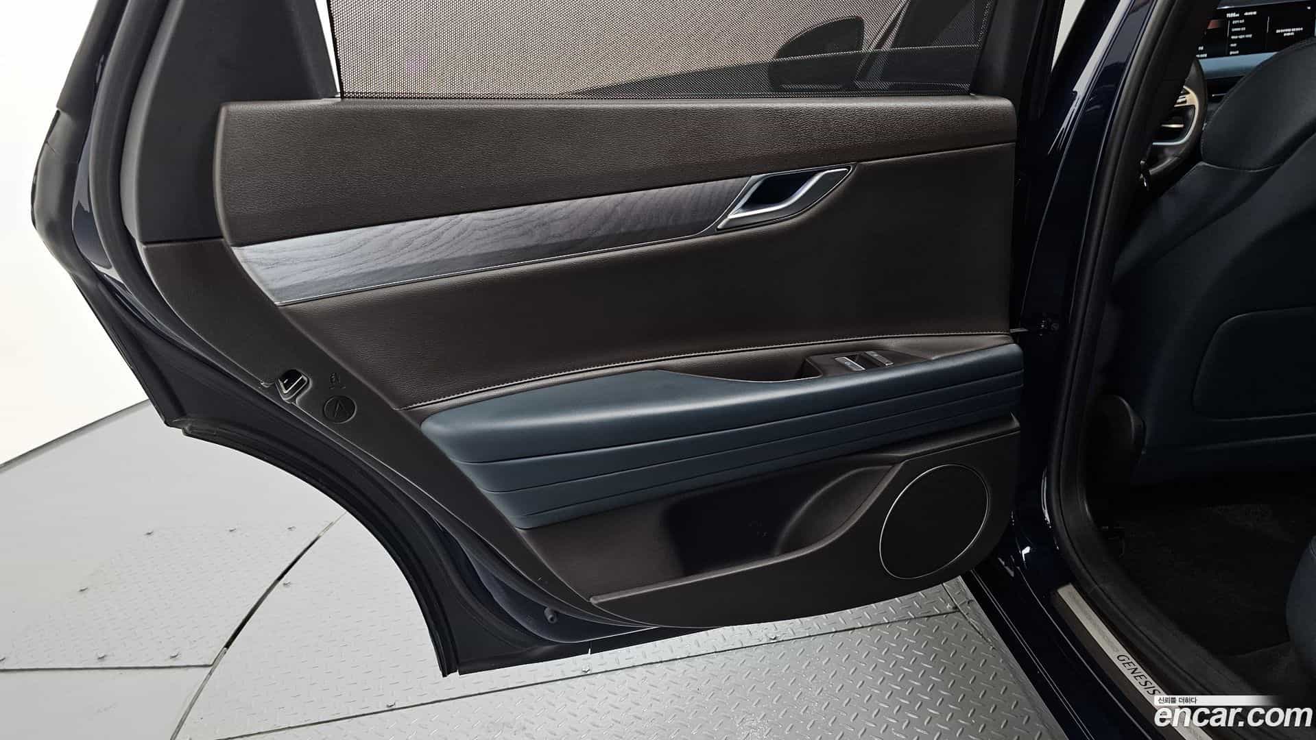 G80 Genesis 2021.3-INNER-035