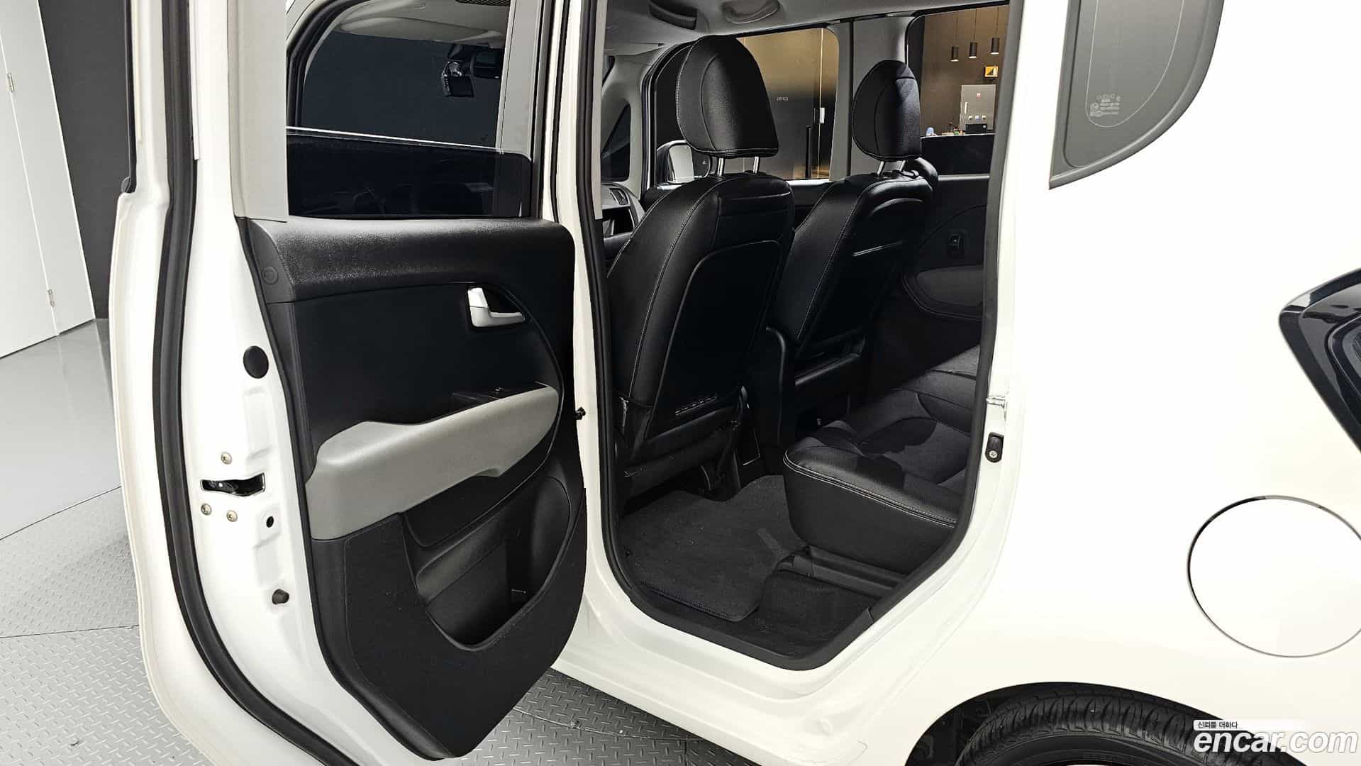 RAY Kia 2022.8-OPTION-016