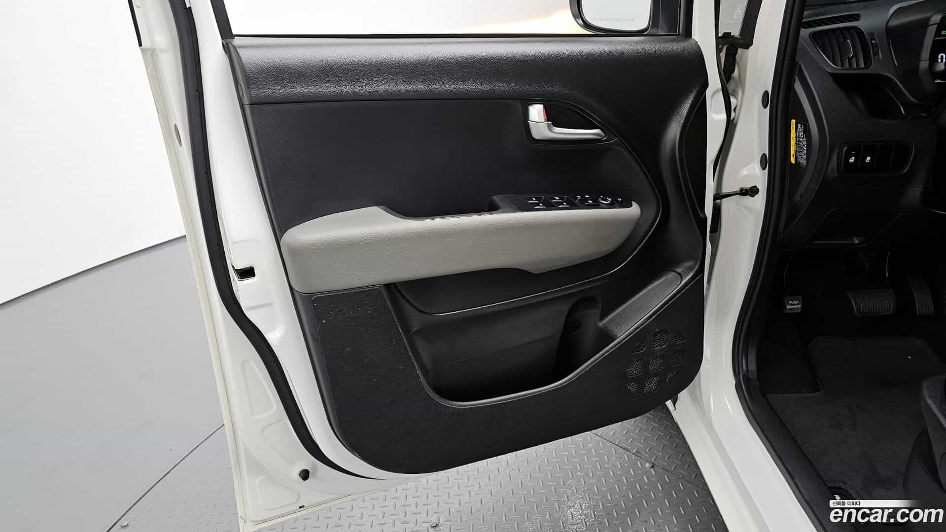 RAY Kia 2022.8-INNER-034
