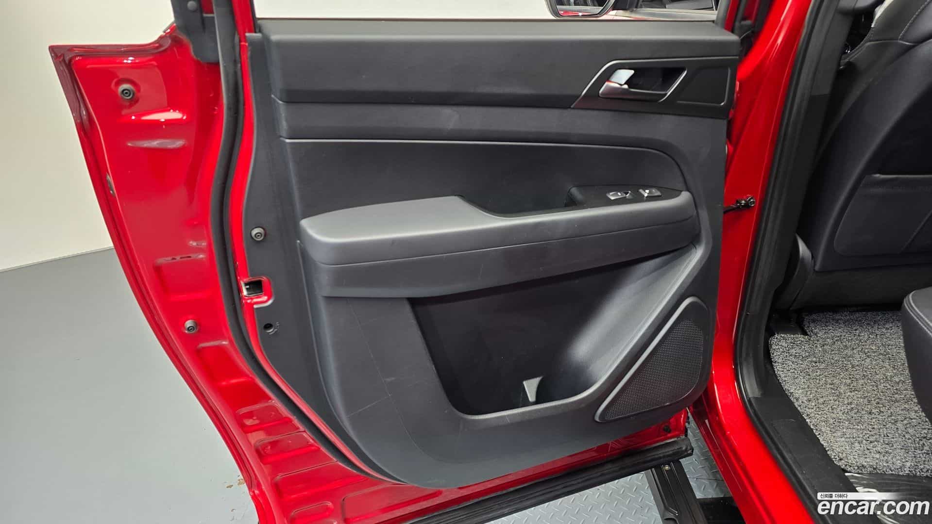 Rexton KG Mobility 2022.2-INNER-035