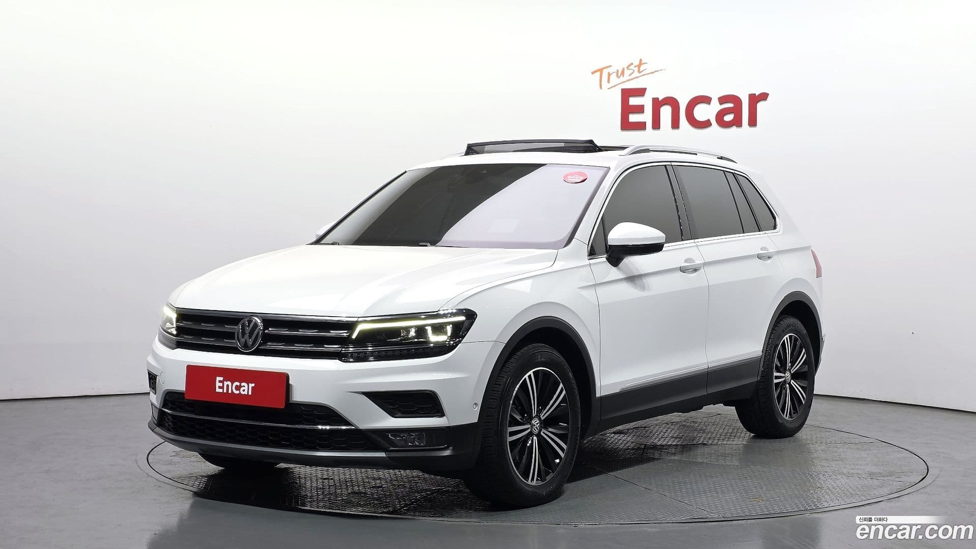 Main__Slider__Photo:Tiguan Volkswagen 2020.1-0