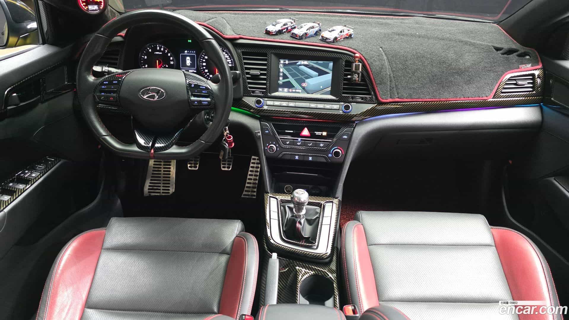 AVANTE Hyundai 2017.1-INNER-007
